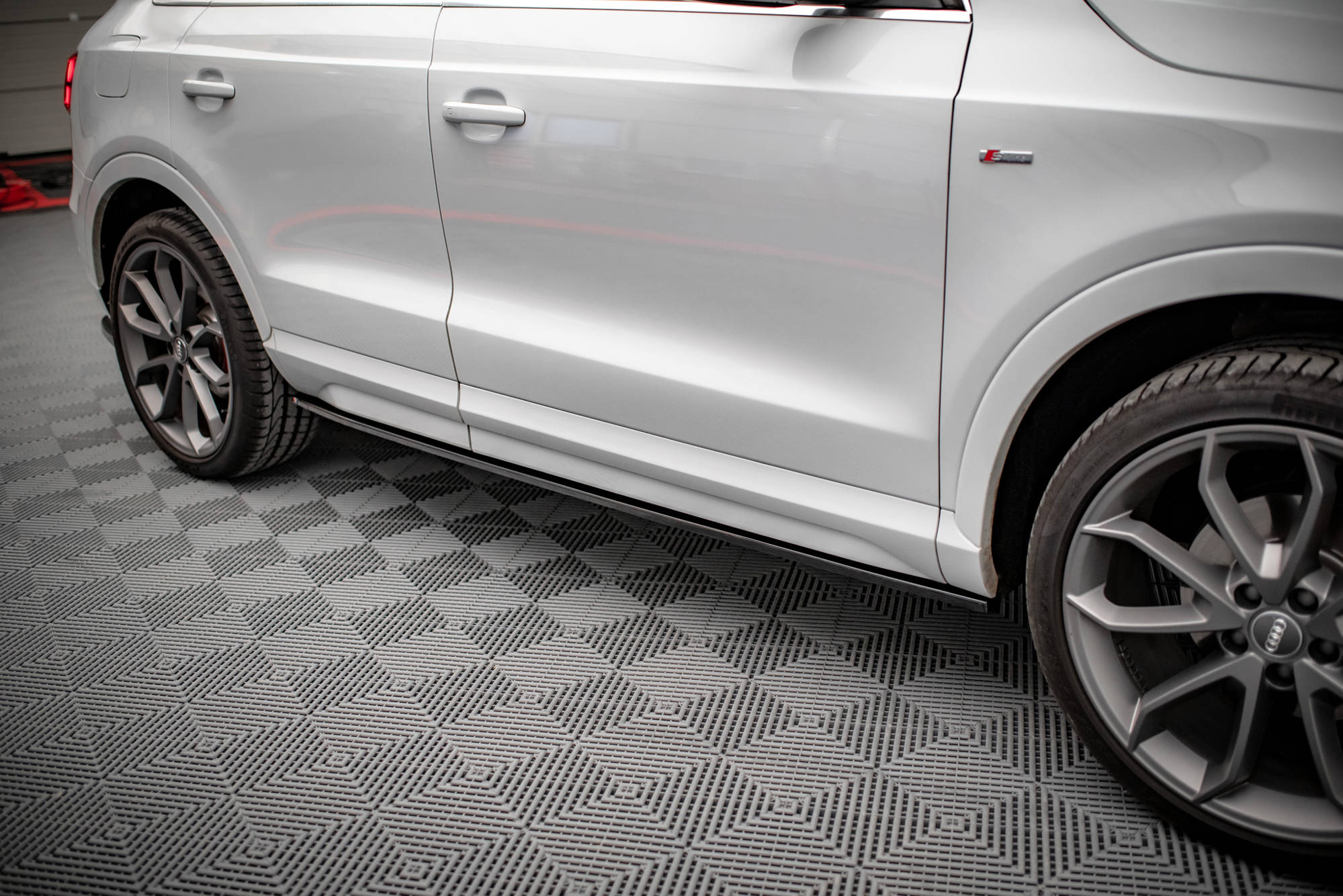 Side Skirts Diffusers Audi Q3 Sport 8U Facelift - 3
