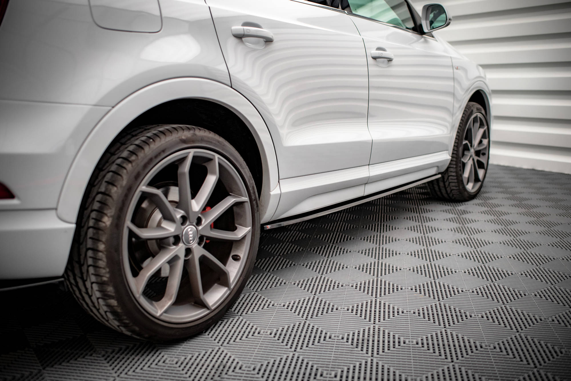 Side Skirts Diffusers Audi Q3 Sport 8U Facelift - 2