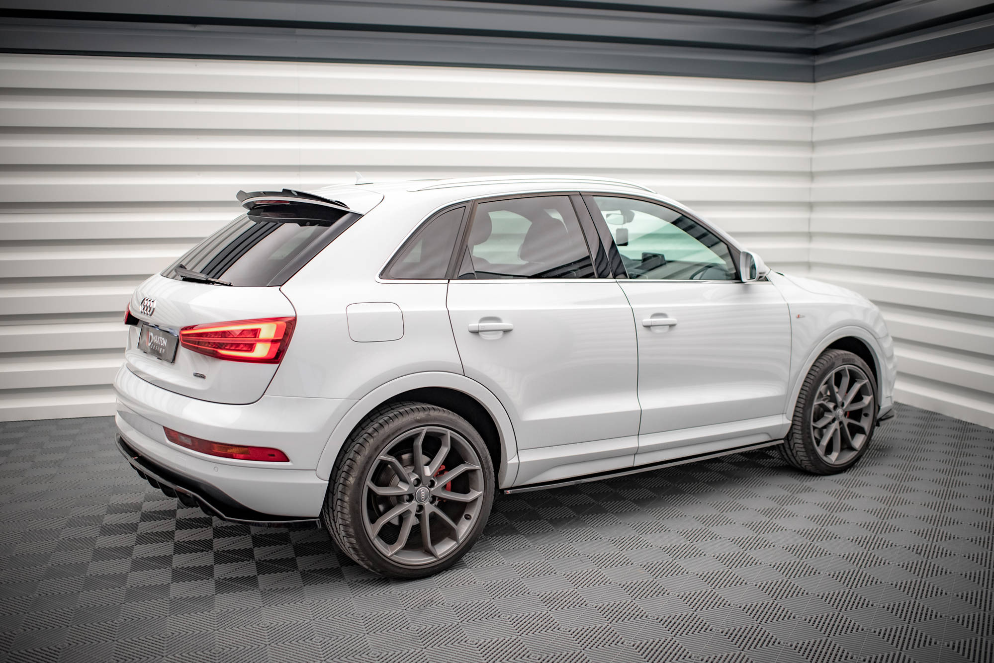 Side Skirts Diffusers Audi Q3 Sport 8U Facelift - 4