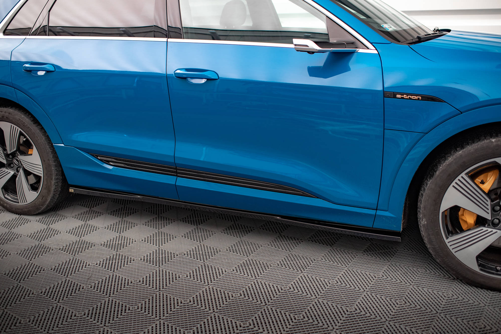Side Skirts Diffusers Audi e-Tron - 4