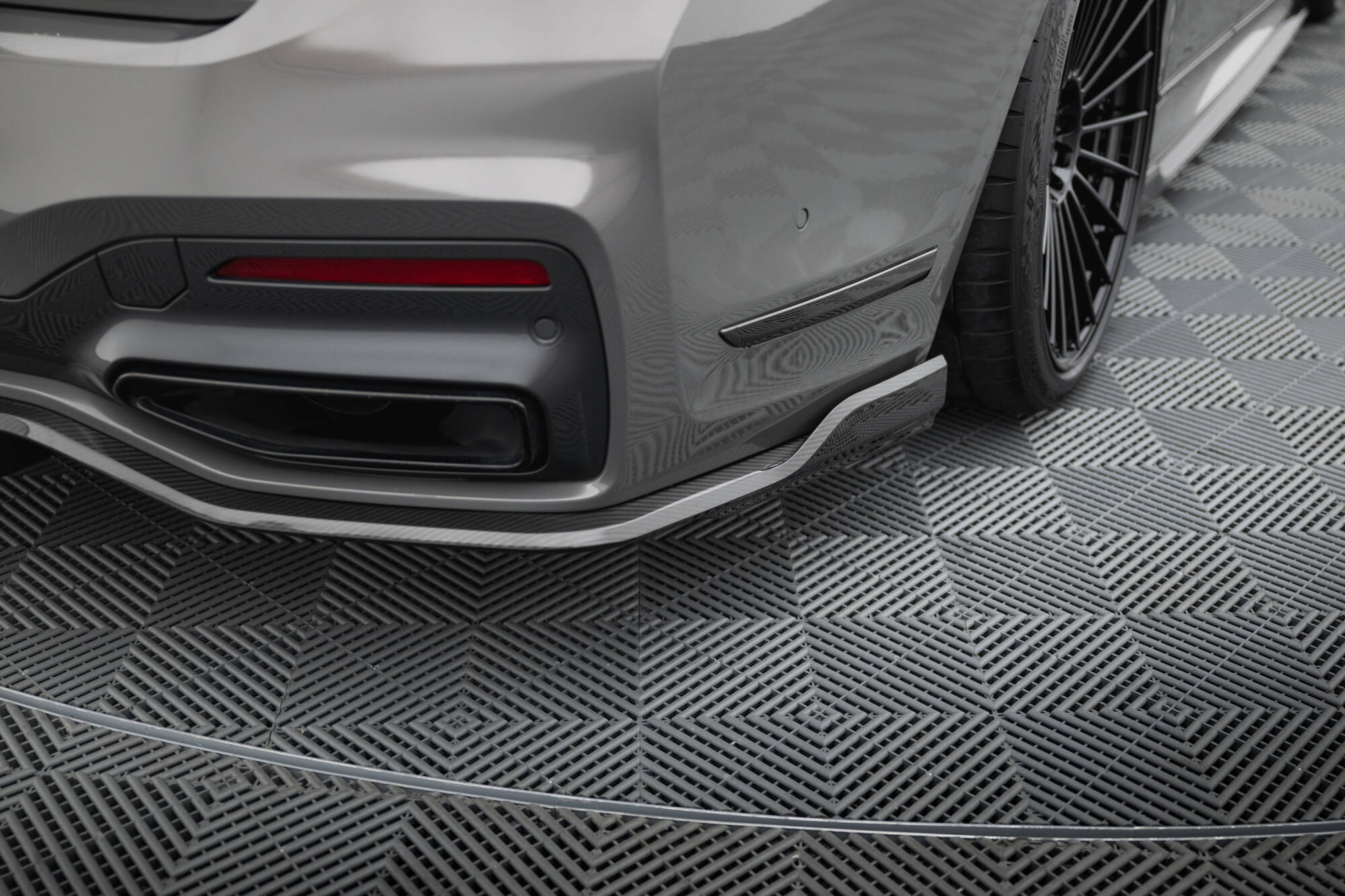 PREPREG CARBON FIBER REAR SPLITTER SUITABLE FOR BMW 7 M-PACK G11 / G12 FACELIFT – MAXTON DESIGN - 4