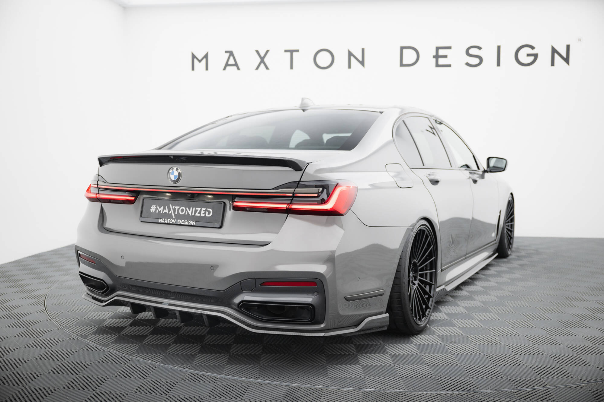 PREPREG CARBON FIBER REAR SPLITTER SUITABLE FOR BMW 7 M-PACK G11 / G12 FACELIFT – MAXTON DESIGN