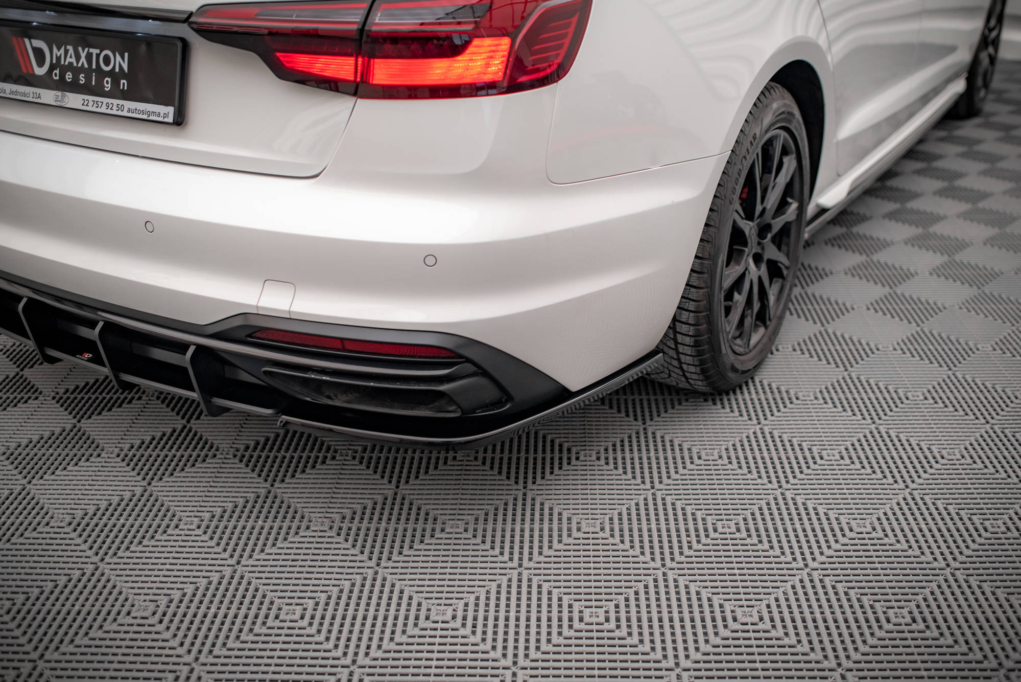 Rear Side Splitters Audi A4 B9 Facelift - 2