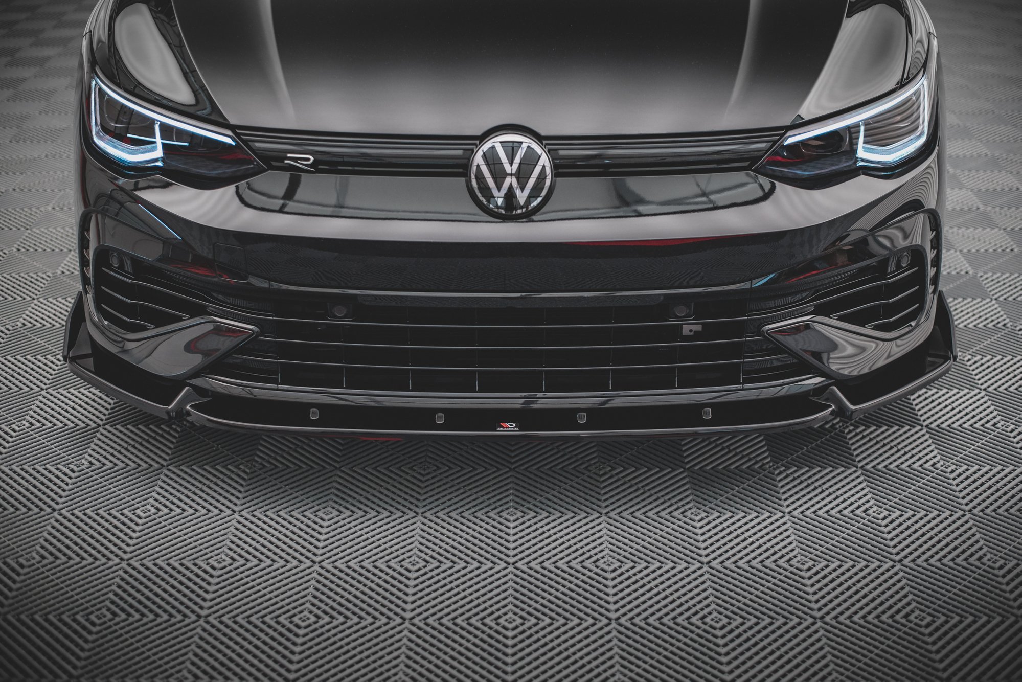 Front Splitter V.2 + Flaps VW Golf R Mk8 - 3