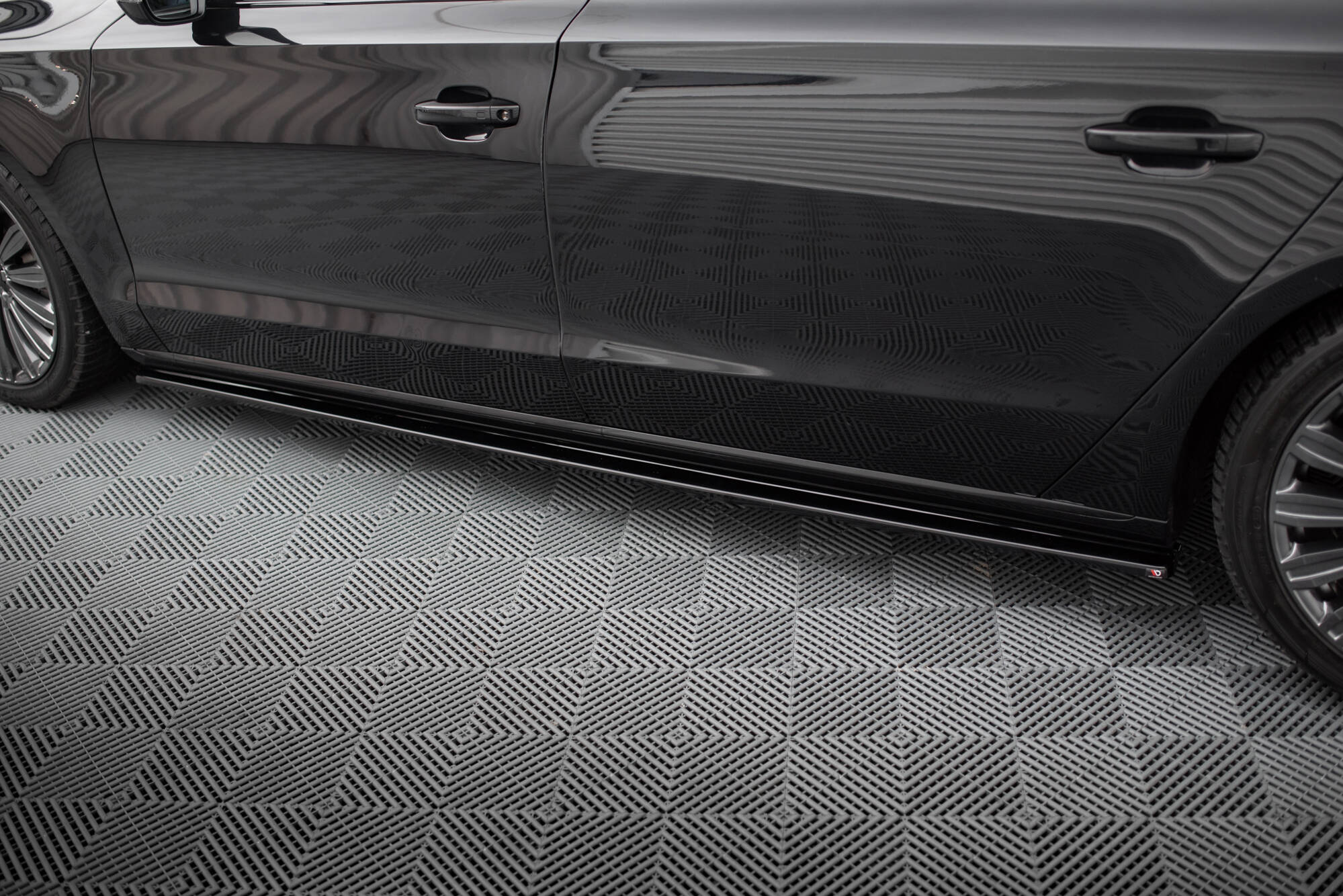 Side Skirts Diffusers Audi A8 Long D4 - 4