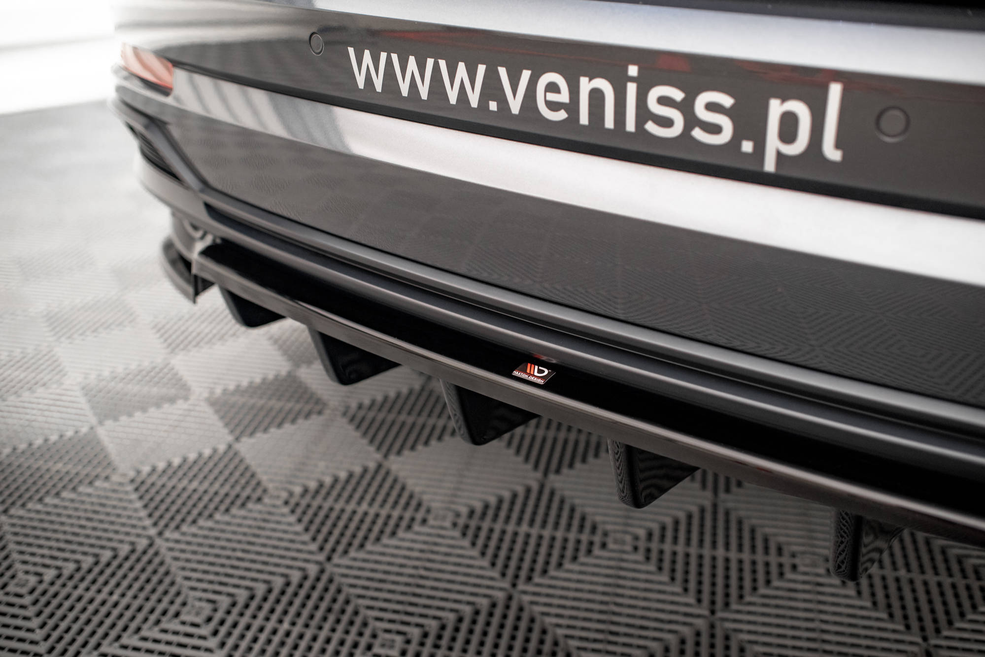 Central Rear Splitter (Vertical Bars) Audi Q3 S-Line F3 - 3
