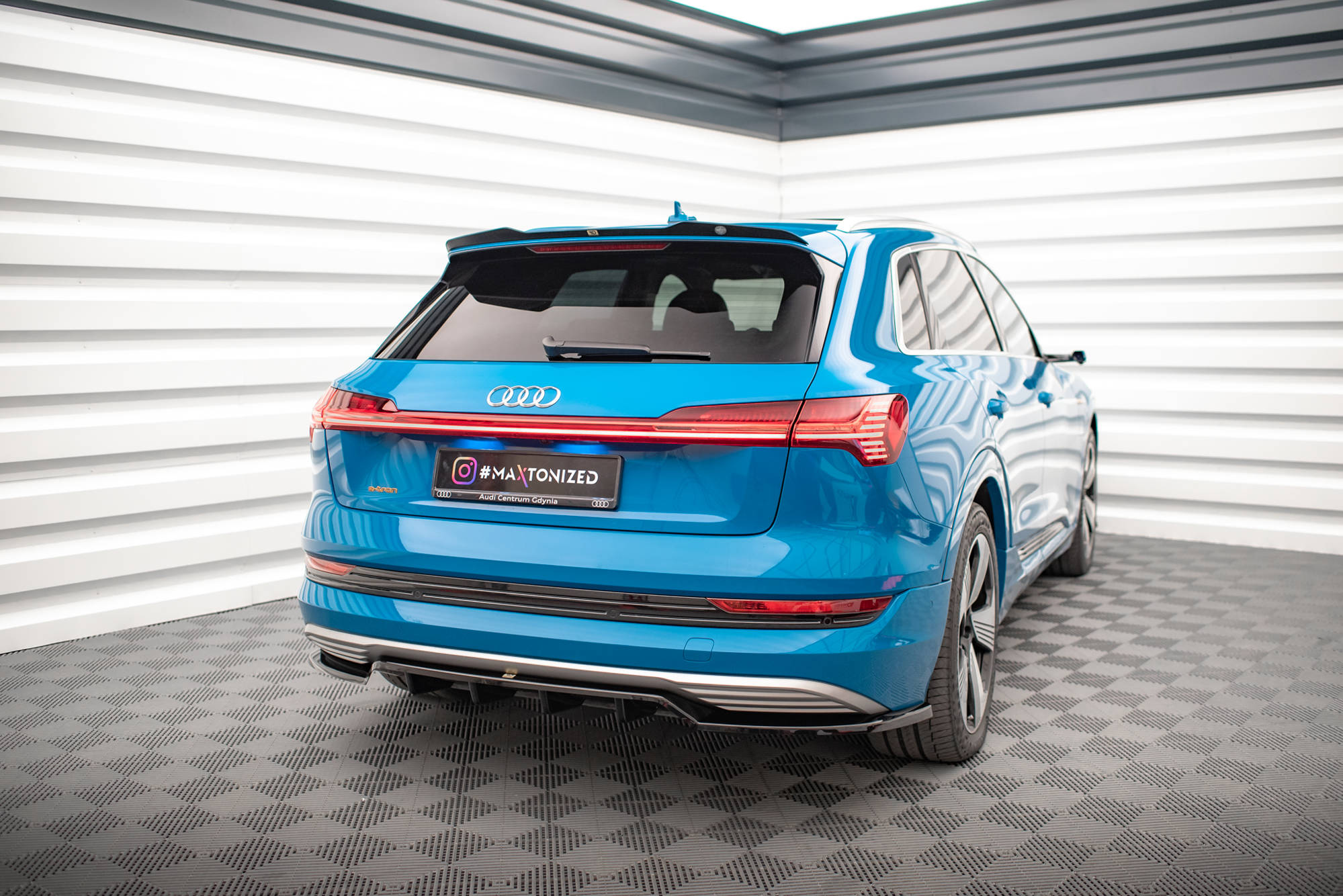 Spoiler CAP Audi e-Tron - 2