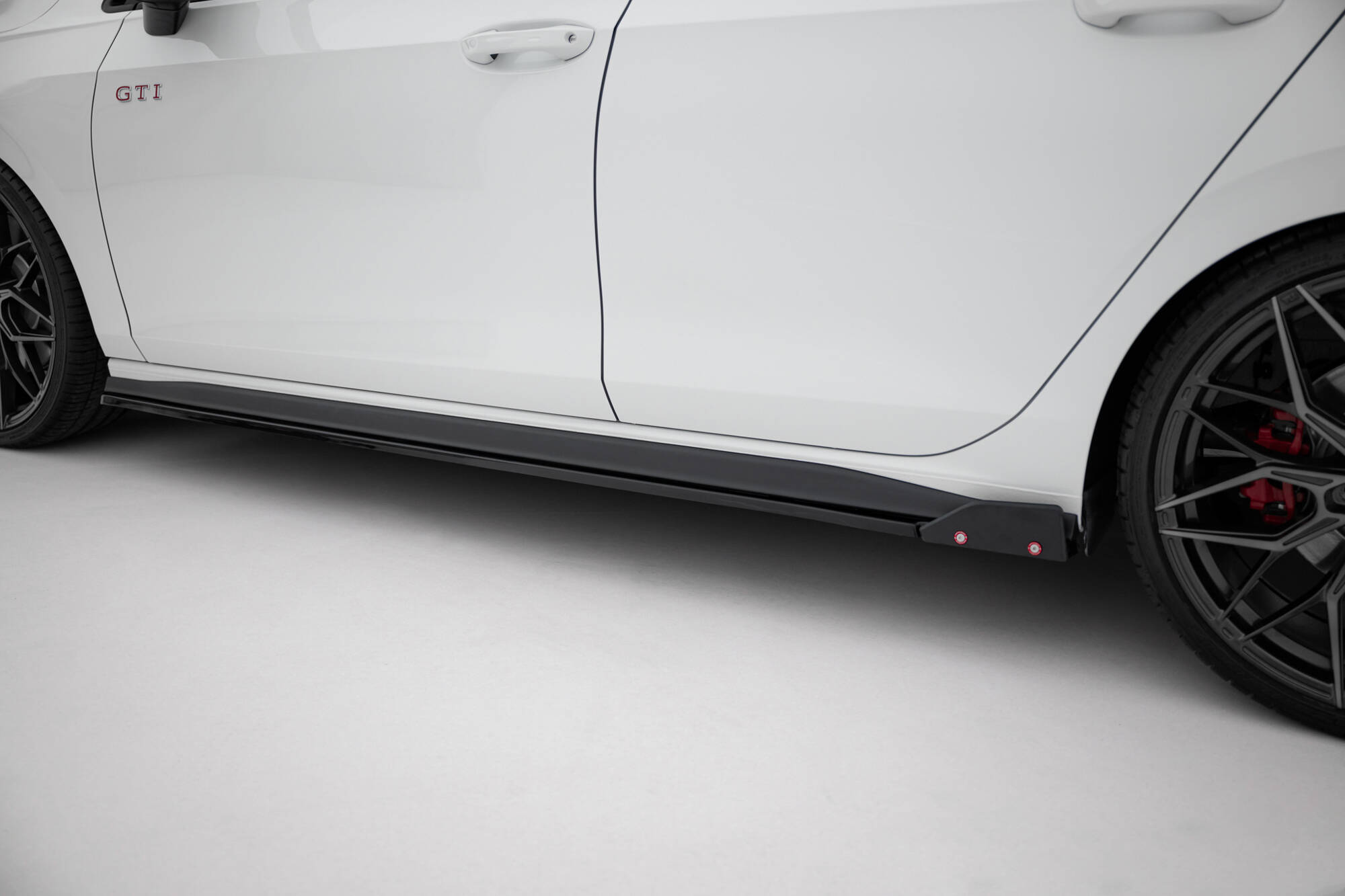 SIDE SKIRTS DIFFUSERS V.2 + FLAPS SUITABLE FOR VOLKSWAGEN GOLF GTI / GTE / GTI CLUBSPORT / GTD / R-LINE MK8 – MAXTON DESIGN - 5