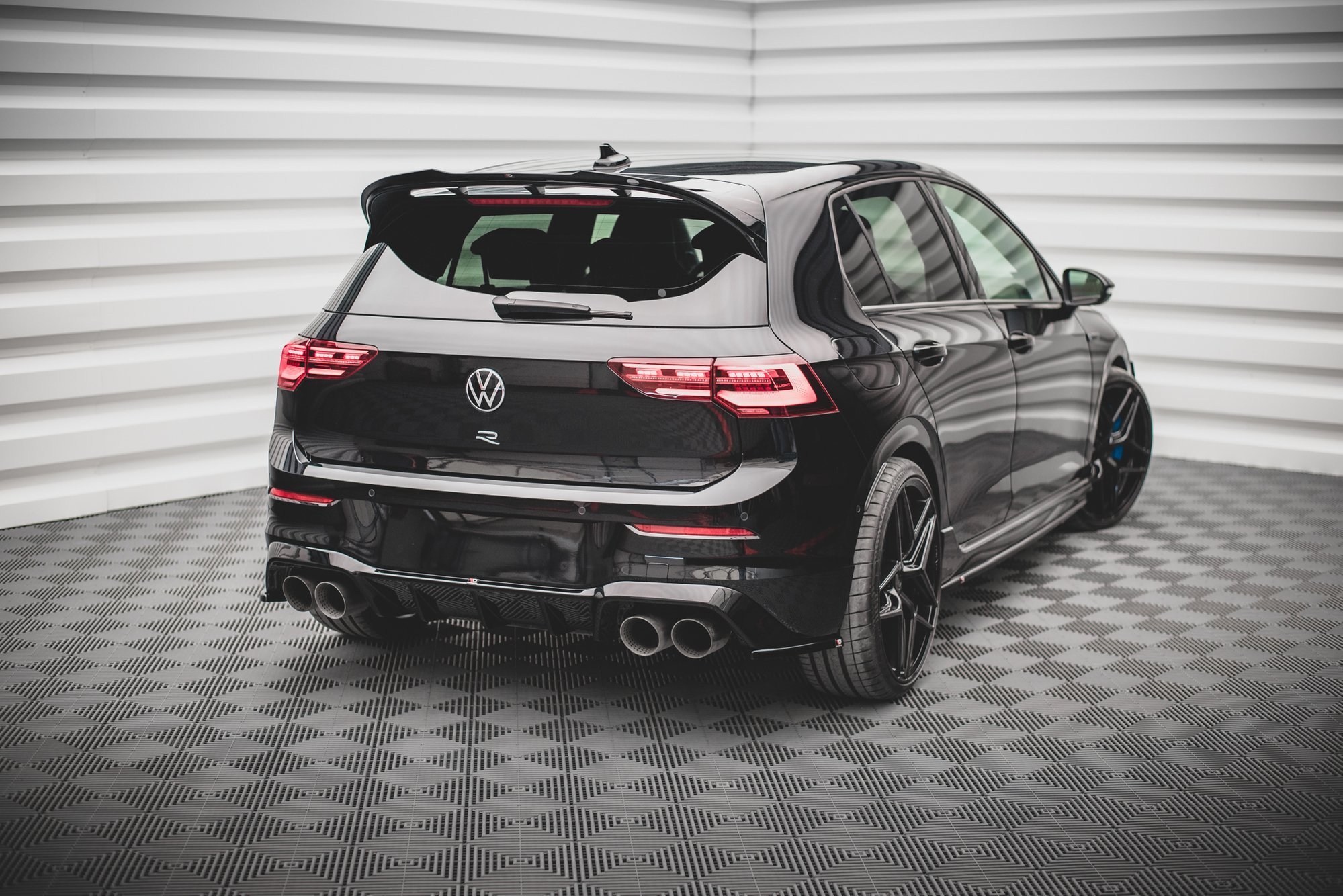 Rear Side Splitters V.3 VW Golf R Mk8 - 2