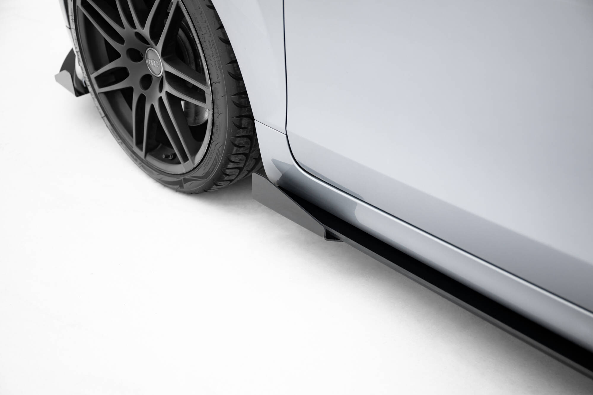 SIDE FLAPS SUITABLE FOR AUDI TT S / TT S-LINE 8J FACELIFT – MAXTON DESIGN - 3