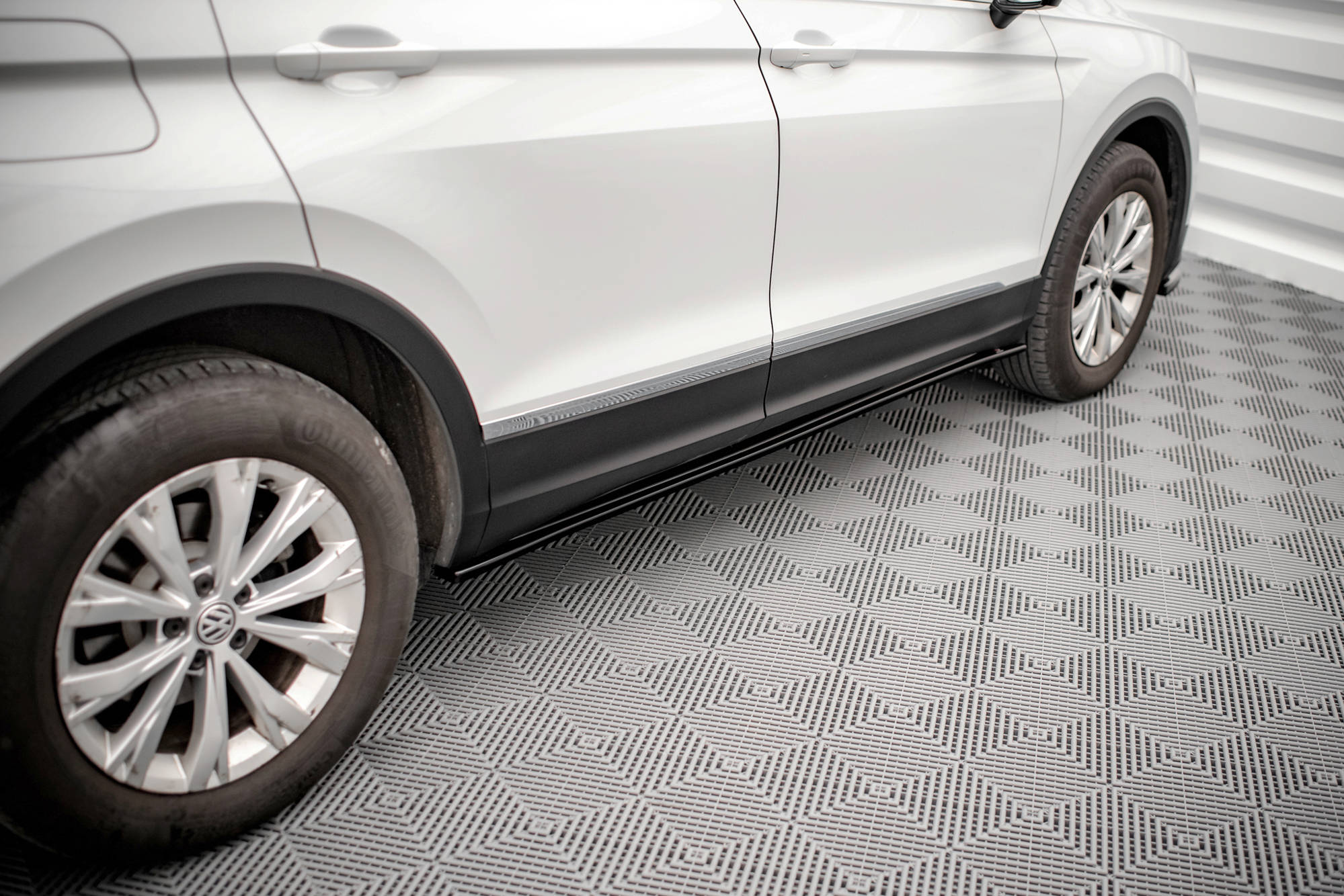 Side Skirts Diffusers VW Tiguan MK2 (2015-2020) - 2