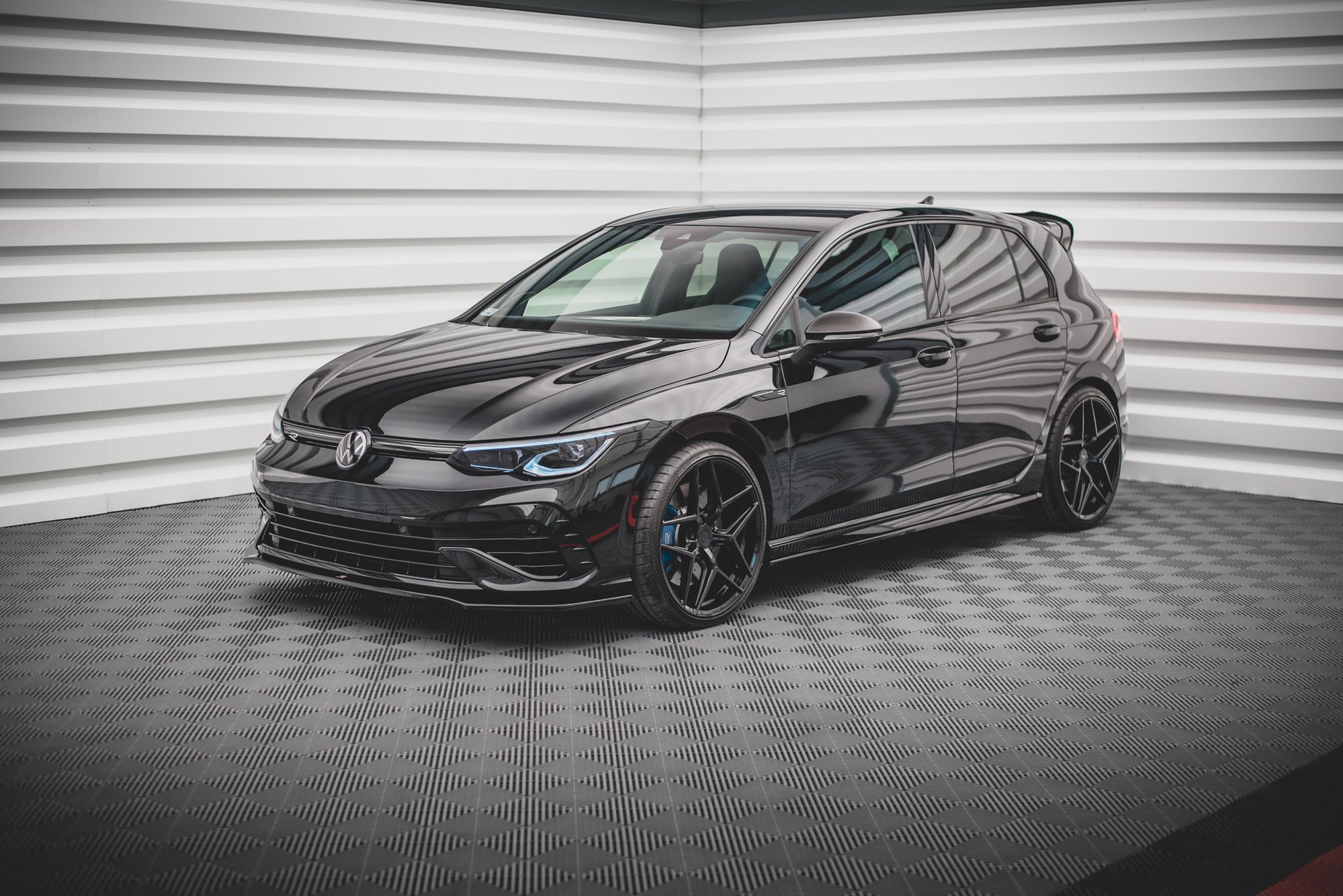 Front Splitter V.3 VW Golf R Mk8 - 3