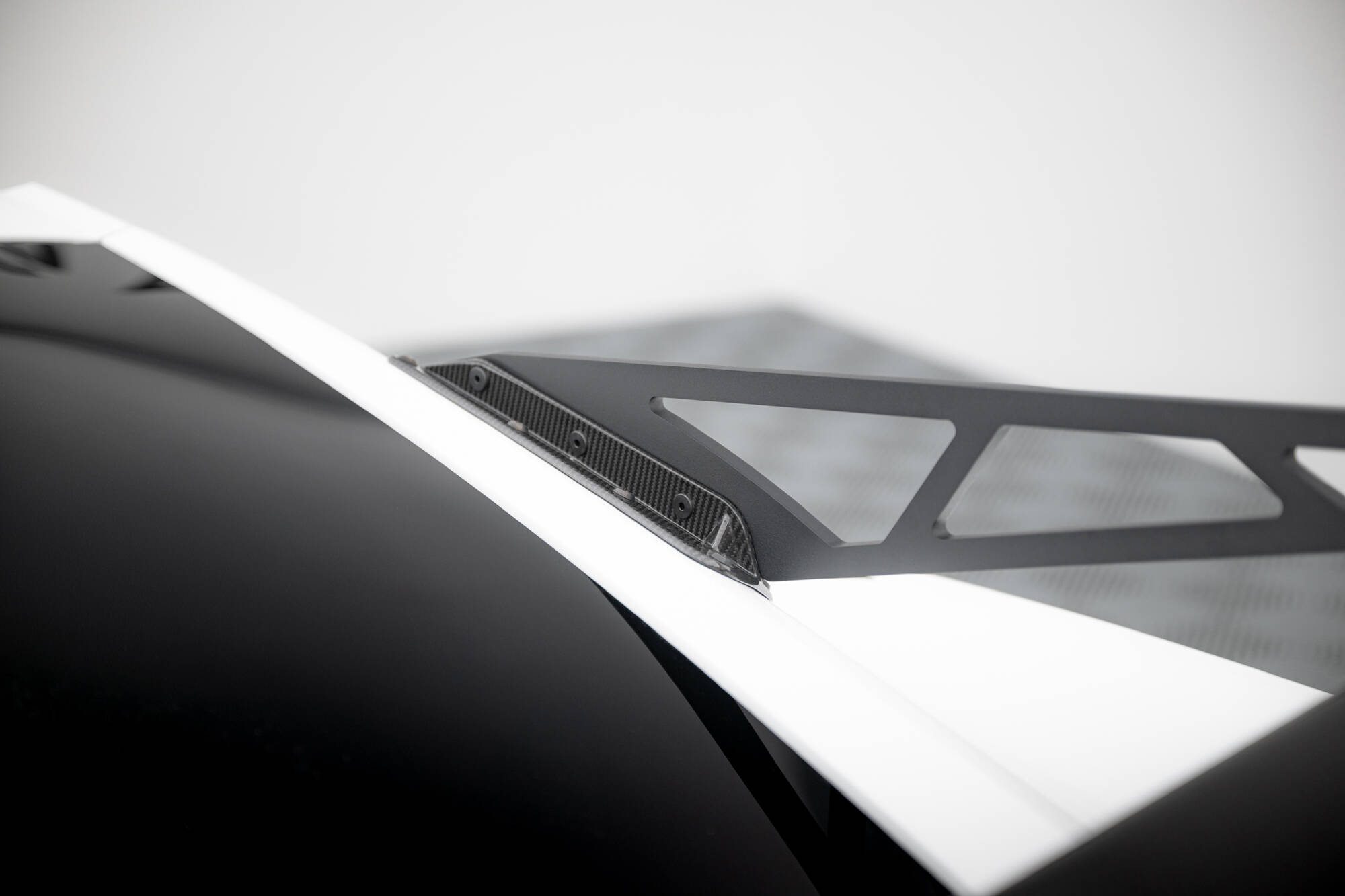 CARBON SPOILER WITH UPPER SWAN MOUNTING SUITABLE FOR CHEVROLET CORVETTE STINGRAY / GRAND SPORT C7 – MAXTON DESIGN - 11