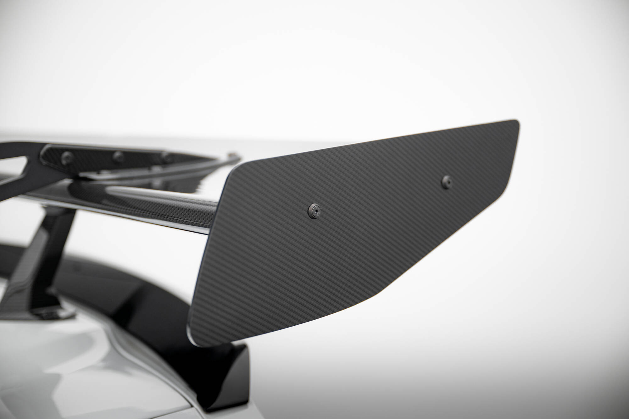 CARBON SPOILER WITH UPPER SWAN MOUNTING + LED SUITABLE FOR CHEVROLET CORVETTE STINGRAY / GRAND SPORT C7 – MAXTON DESIGN - 9