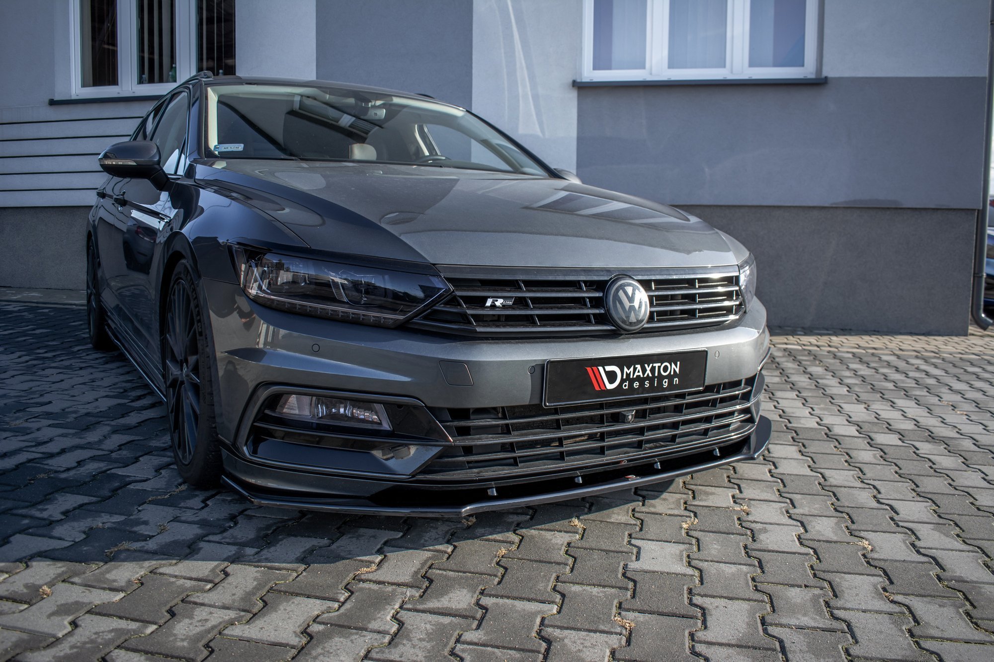 Front Splitter V.1 Volkswagen Passat R-line B8 (2015-19) - 4