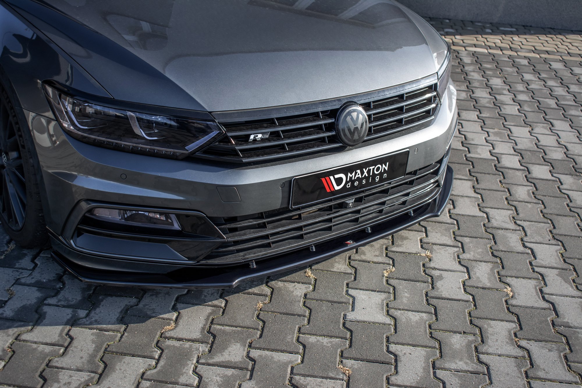 Front Splitter V.1 Volkswagen Passat R-line B8 (2015-19) - 3