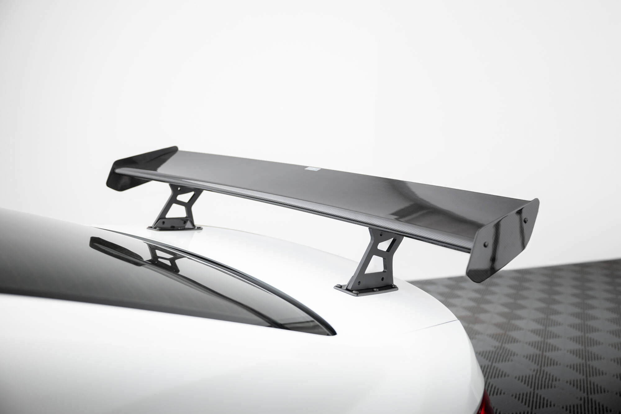 CARBON SPOILER WITH INTERNAL BRACKETS UPRIGHTS + LED SUITABLE FOR VOLKSWAGEN JETTA GLI MK7 – MAXTON DESIGN - 4
