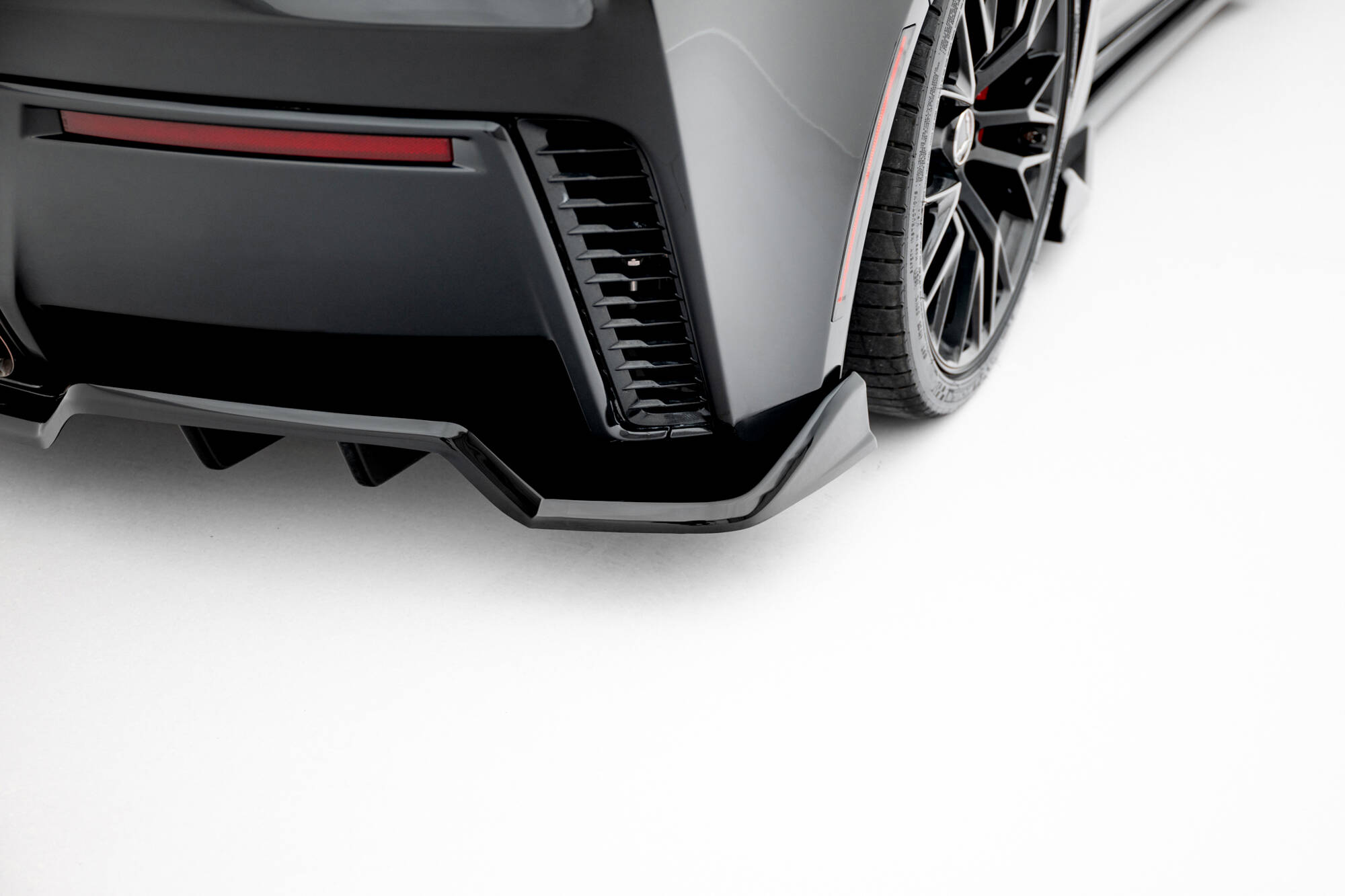 CENTRAL REAR SPLITTER (WITH VERTICAL BARS) SUITABLE FOR CHEVROLET CORVETTE Z06 C7 – MAXTON DESIGN - 3