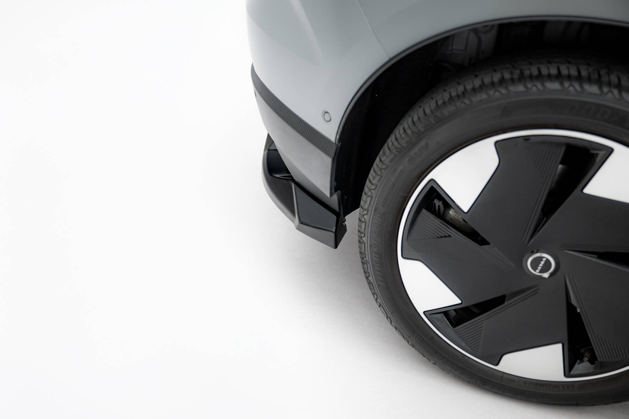 REAR SPLITTER (WITH VERTICAL BARS) SUITABLE FOR VOLVO EX30 MK1 – MAXTON DESIGN