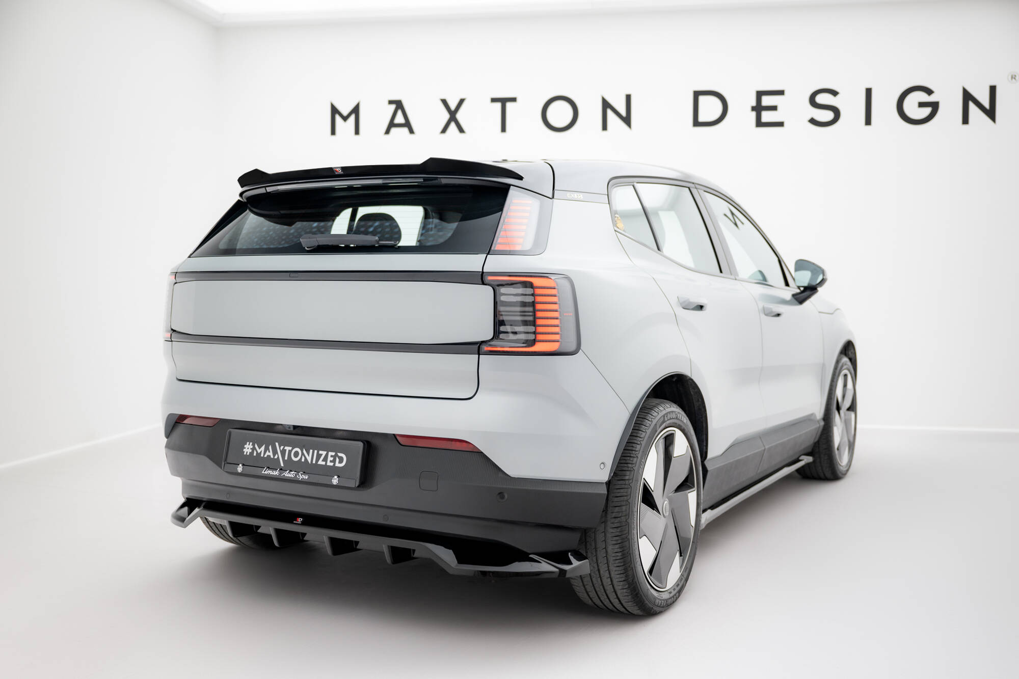 REAR SPLITTER (WITH VERTICAL BARS) SUITABLE FOR VOLVO EX30 MK1 – MAXTON DESIGN - 4