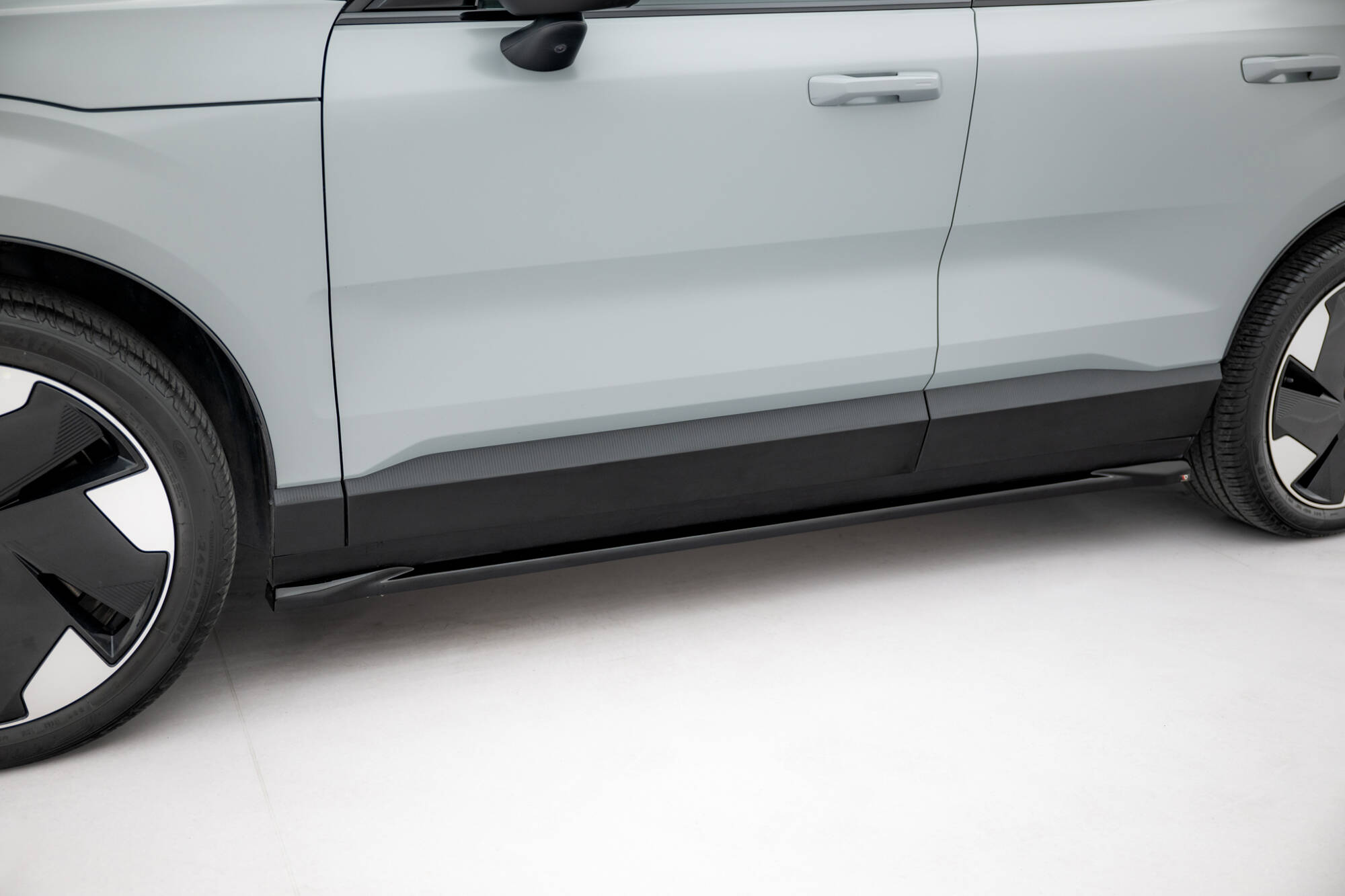 SIDE SKIRTS DIFFUSERS SUITABLE FOR VOLVO EX30 MK1 – MAXTON DESIGN - 2