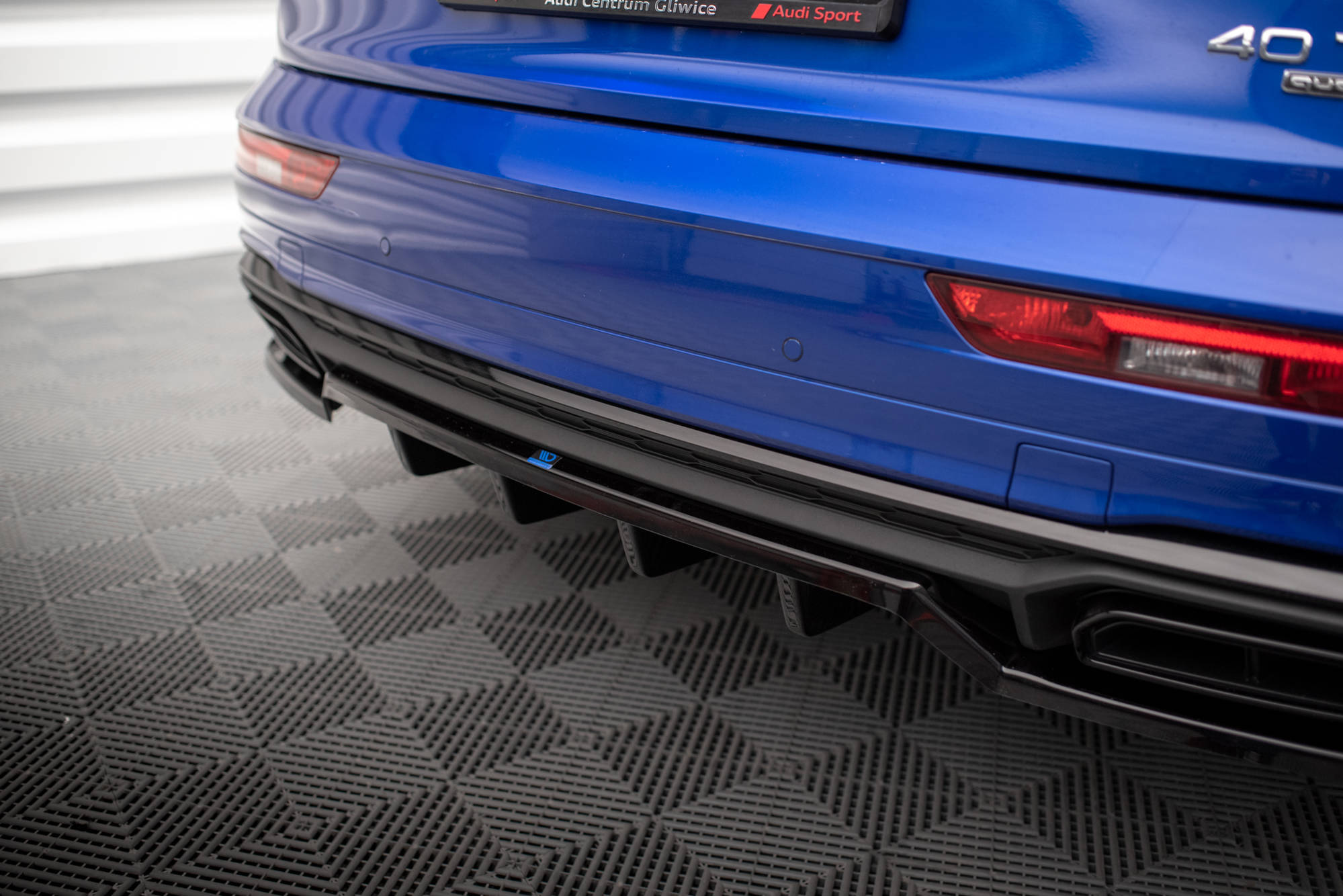Central Rear Splitter (Vertical Bars) Audi Q5 S-Line SUV Mk2 Facelift - 5