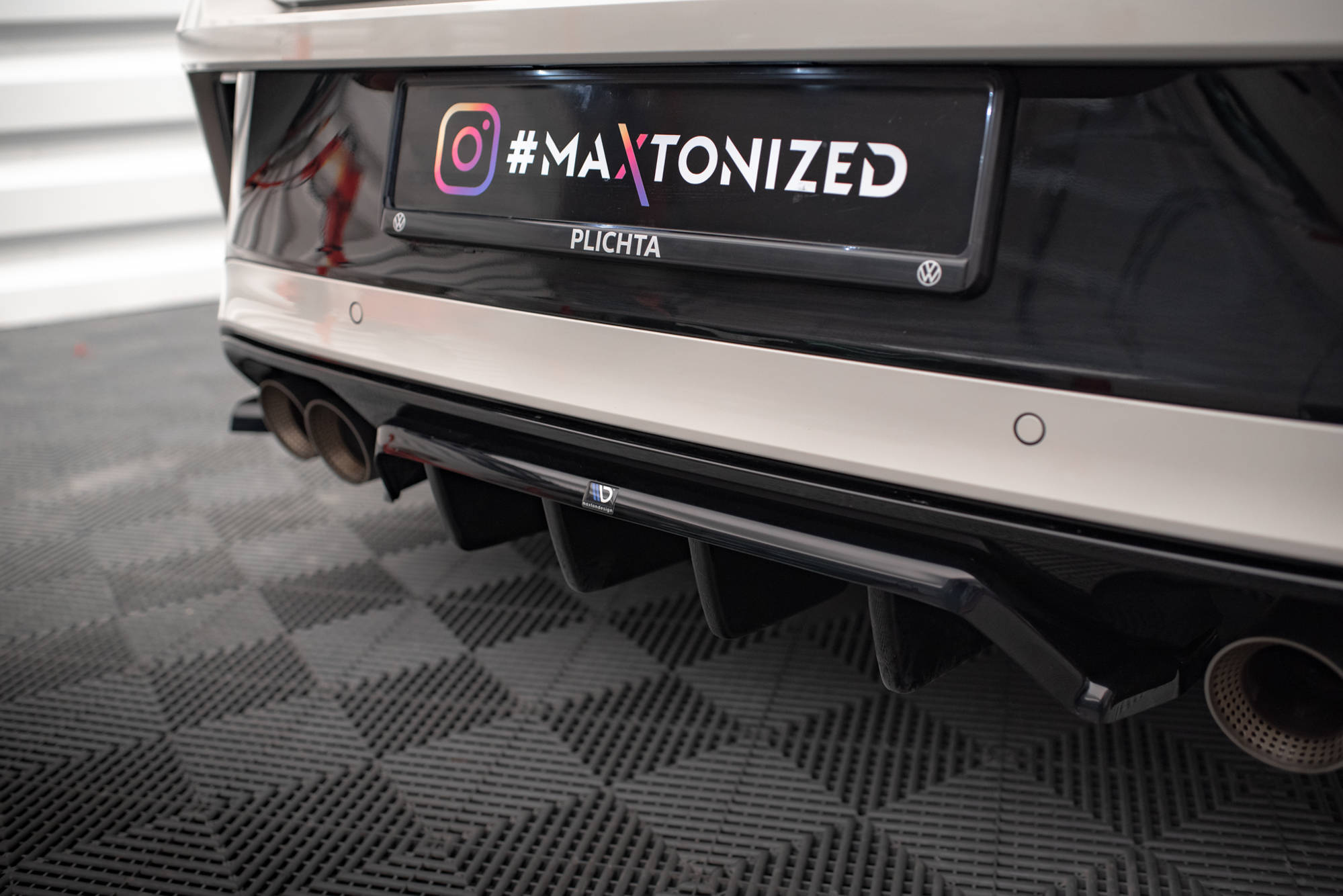 Central Rear Splitter (Vertical Bars) Volkswagen T-Roc R / R-Line Mk1 Facelift - 3
