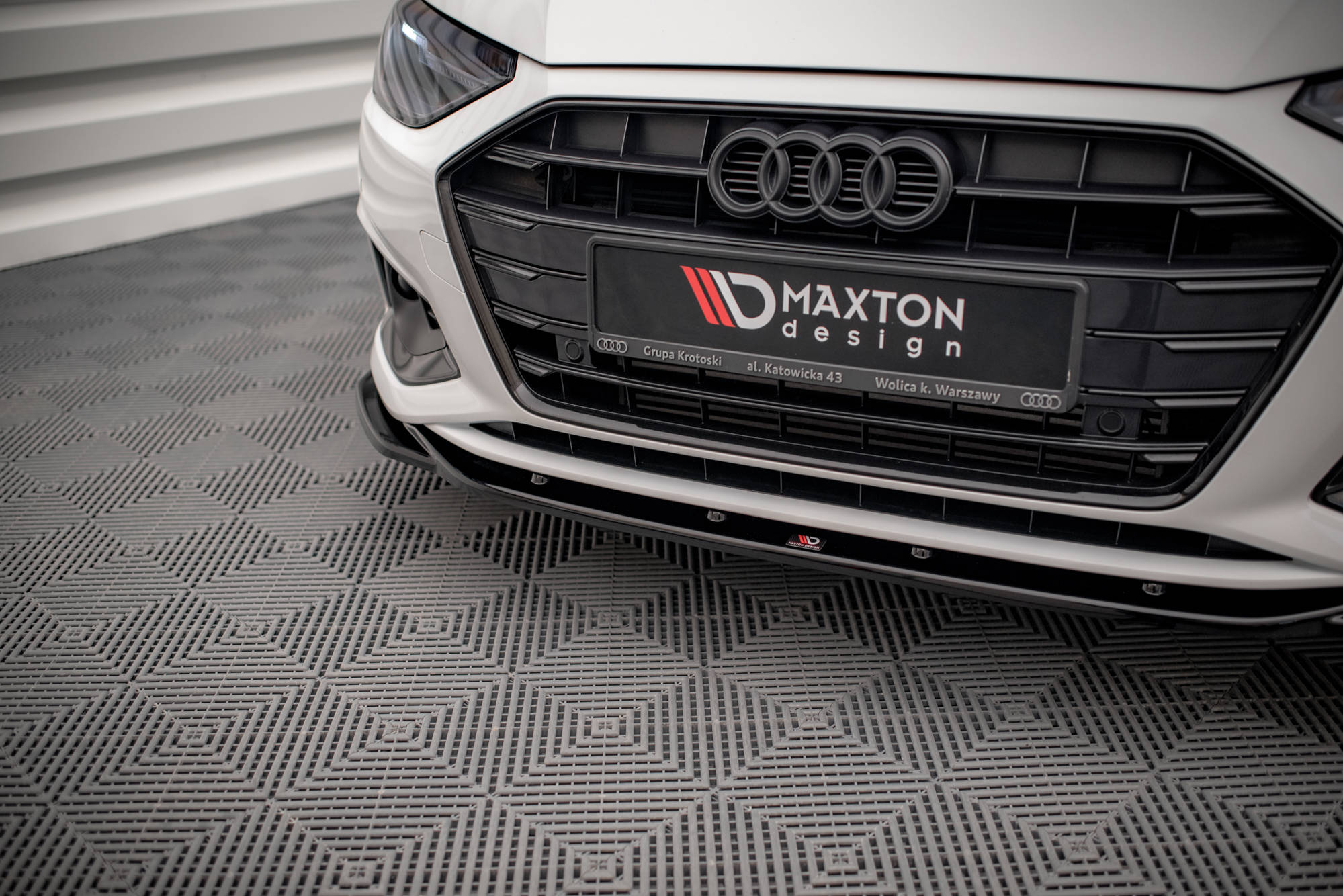 Front Splitter V.2 Audi A4 B9 Facelift - 3