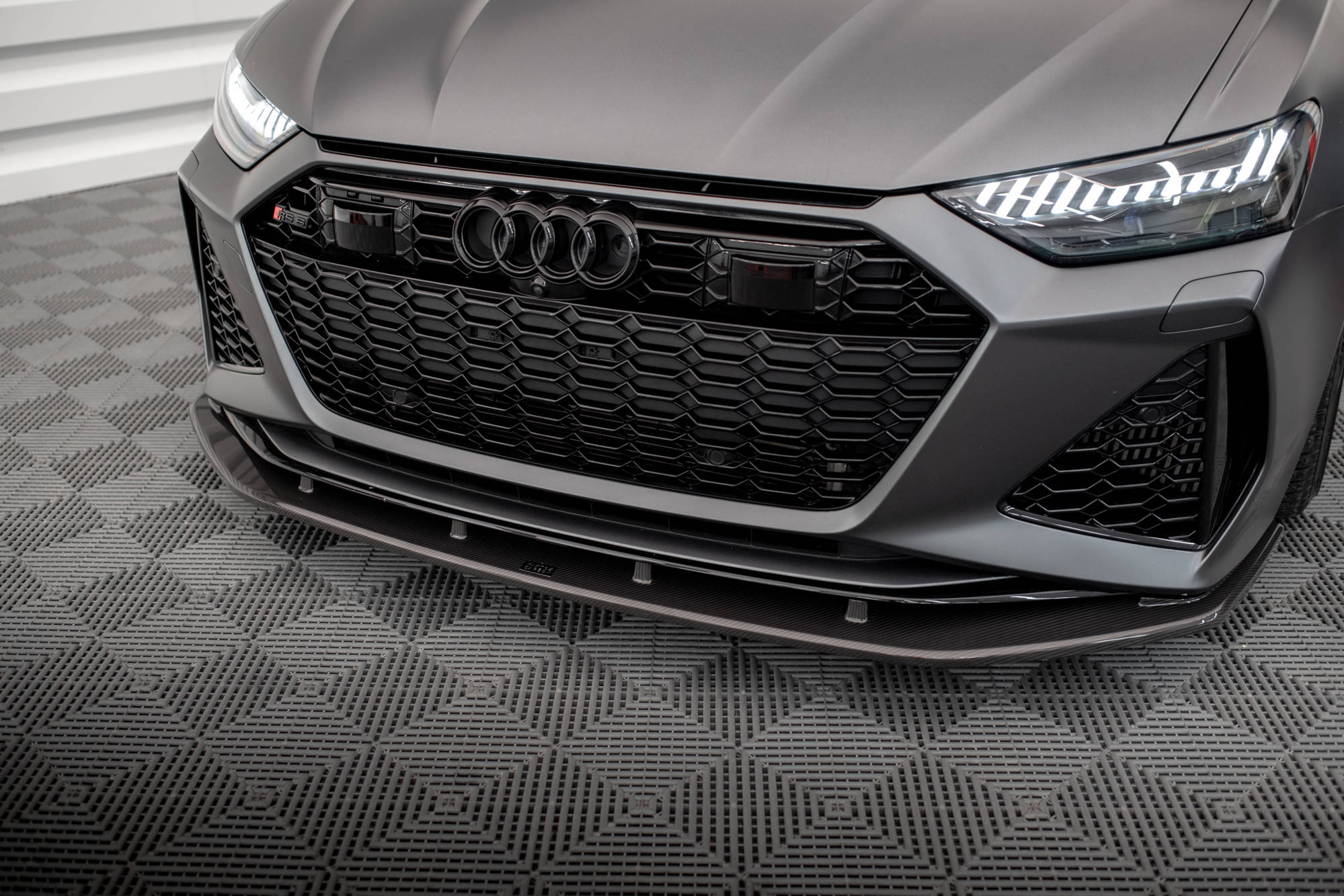 Carbon Fiber Front Splitter Audi RS6 C8 / RS7 C8 - 3