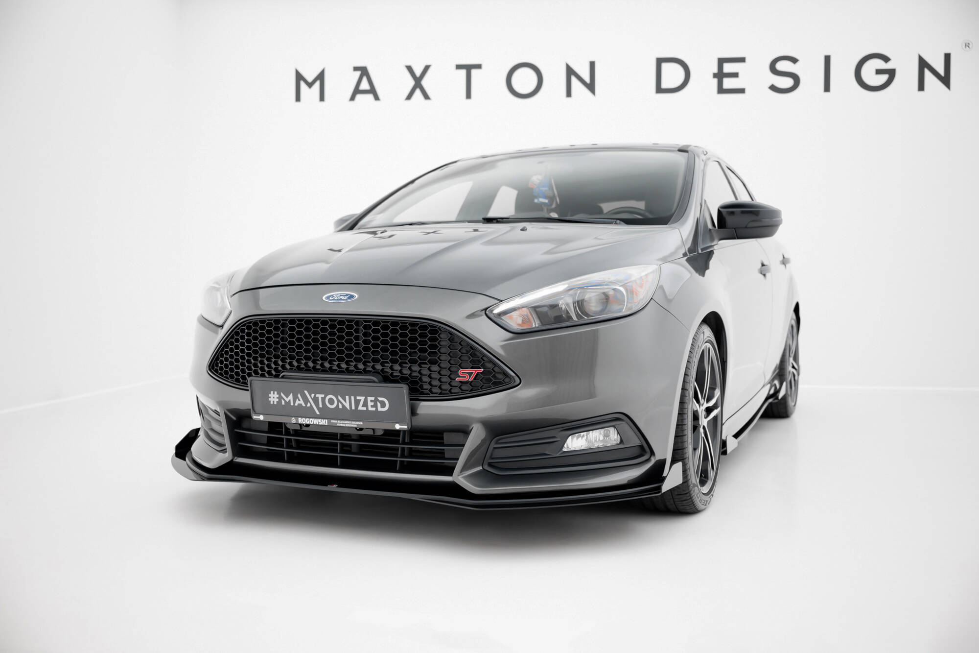 STREET PRO FRONT SPLITTER + FLAPS SUITABLE FOR FORD FOCUS ST MK3 FACELIFT – MAXTON DESIGN - 6