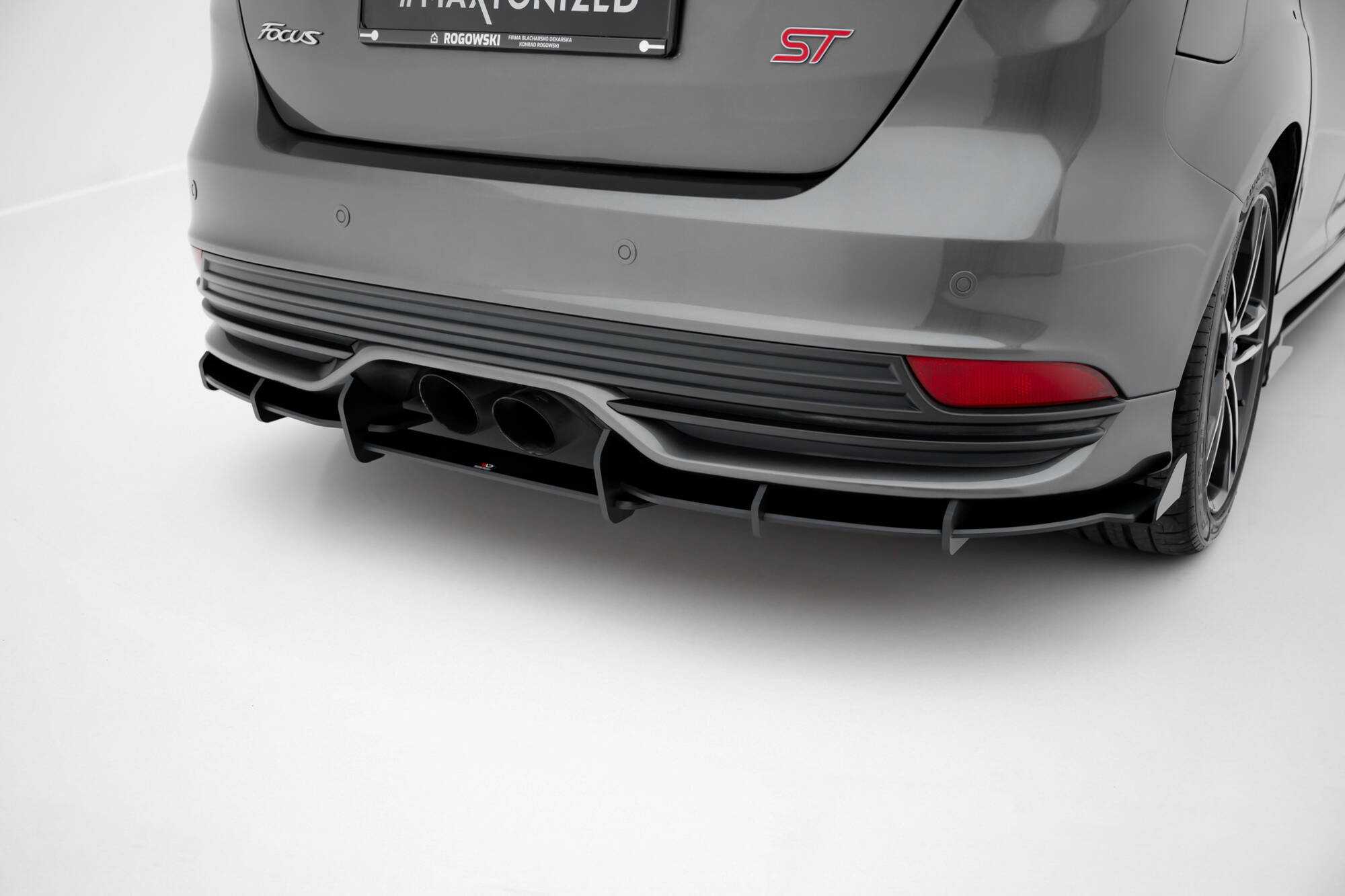 STREET PRO REAR DIFFUSER + FLAPS SUITABLE FOR FORD FOCUS ST MK3 FACELIFT – MAXTON DESIGN