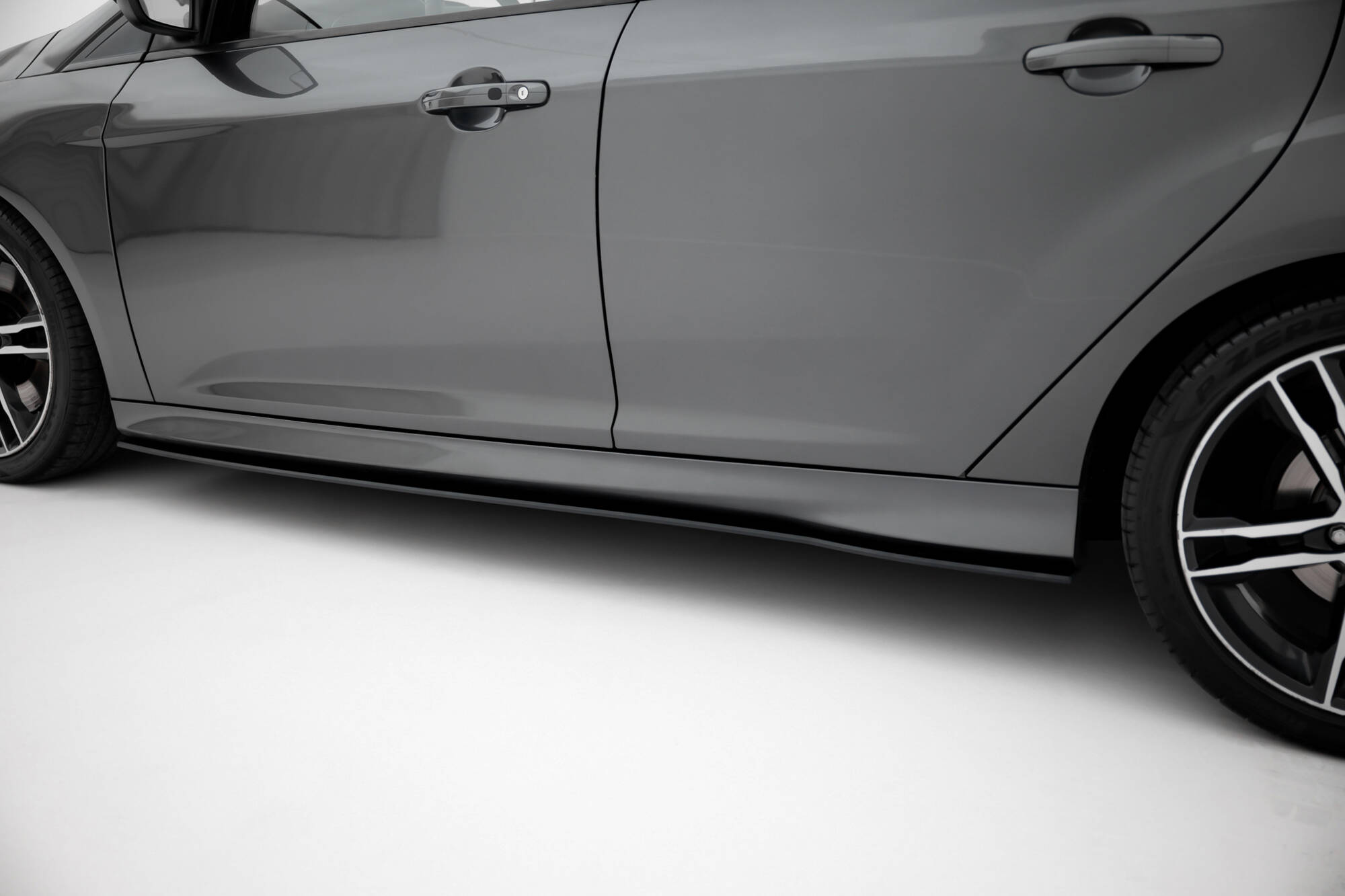 STREET PRO SIDE SKIRTS DIFFUSERS SUITABLE FOR FORD FOCUS ST MK3 FACELIFT – MAXTON DESIGN - 5