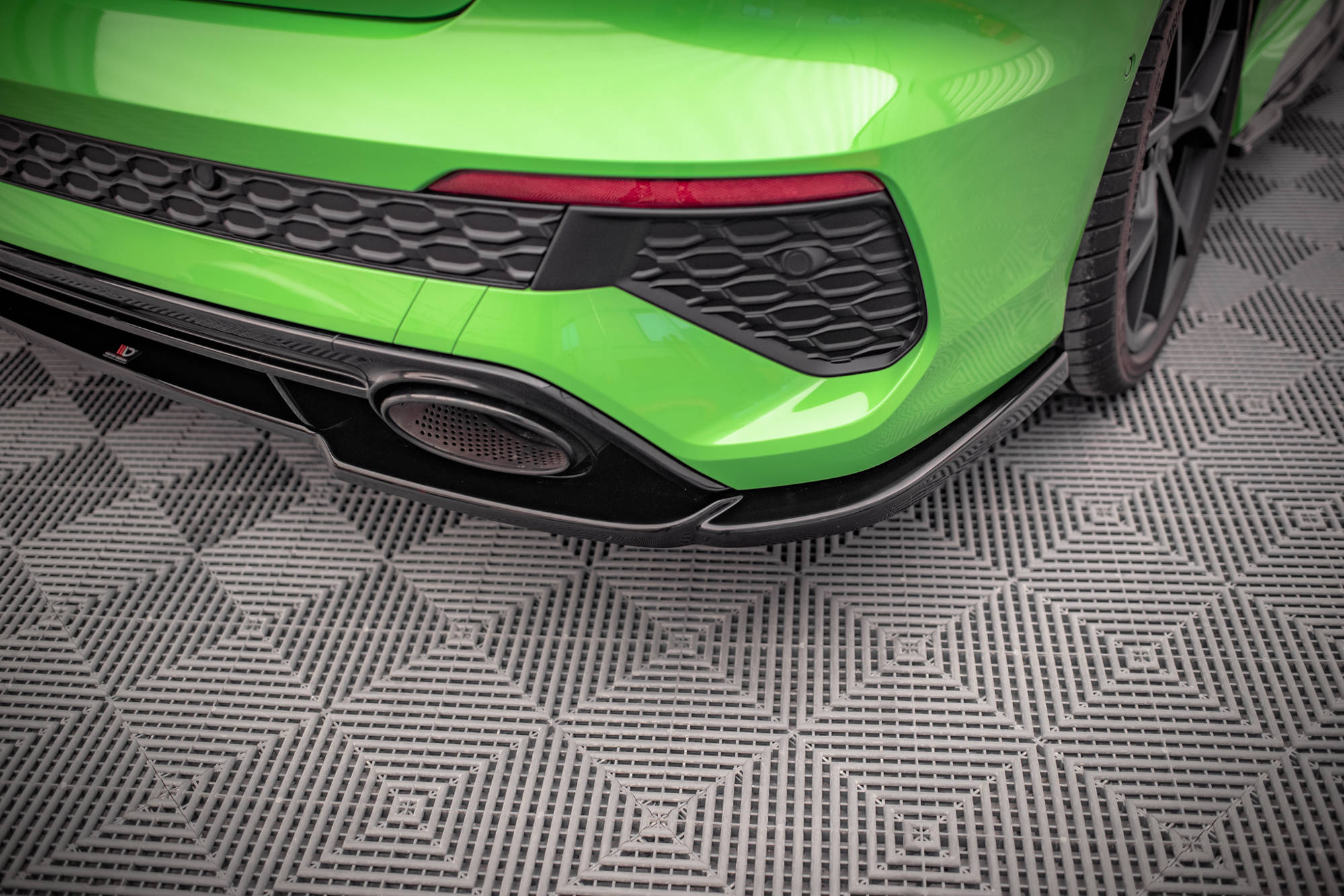 Central Rear Splitter Audi RS3 Sedan 8Y - 4