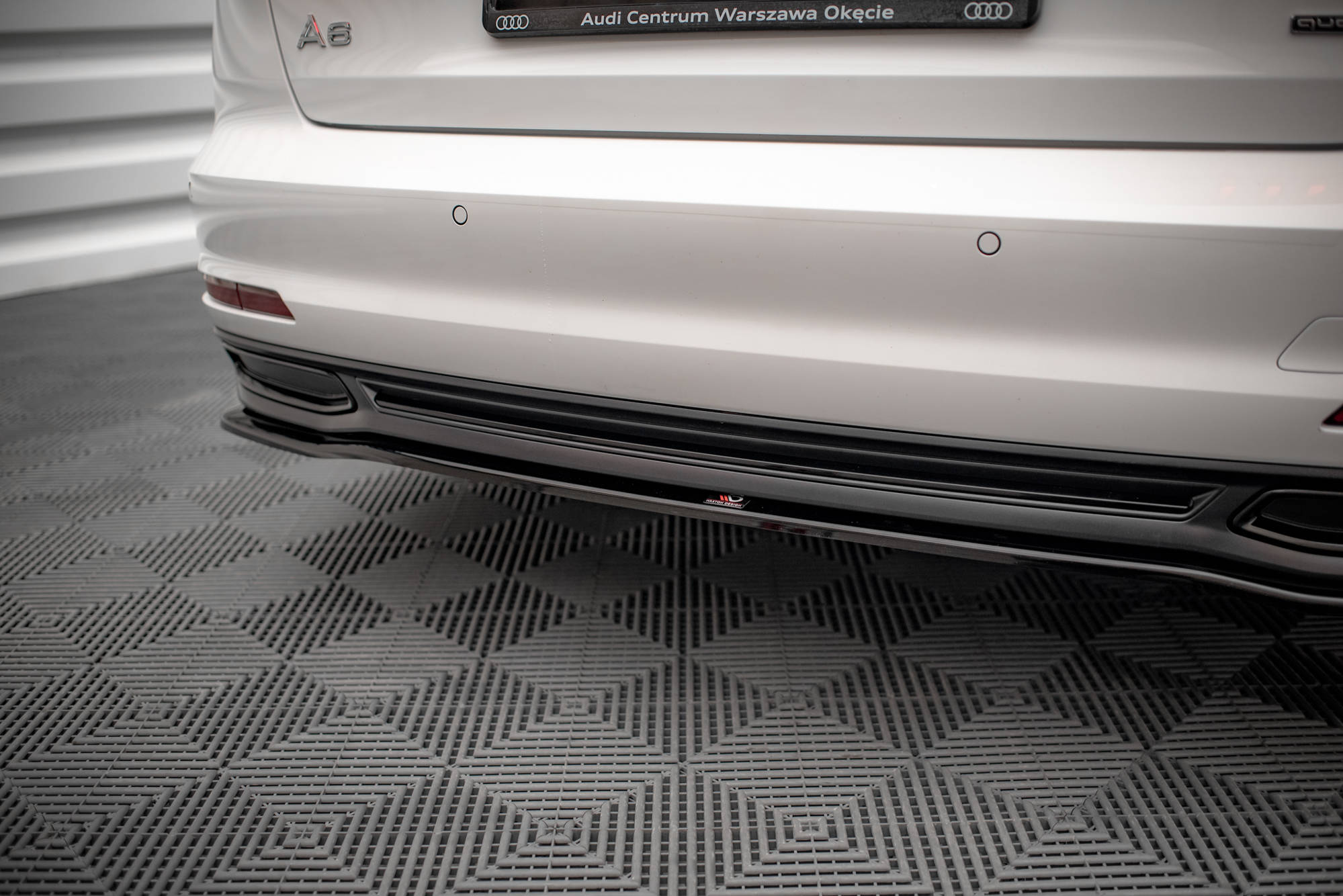Central Rear Splitter Audi A6 C8 - 3