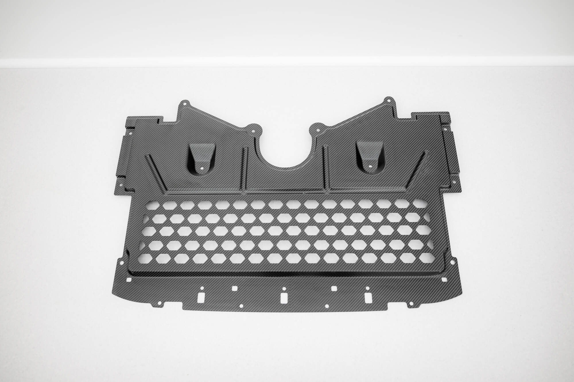 CARBON FIBER UNDER ENGINE COVER SUITABLE FOR BMW M2 G87 – MAXTON DESIGN