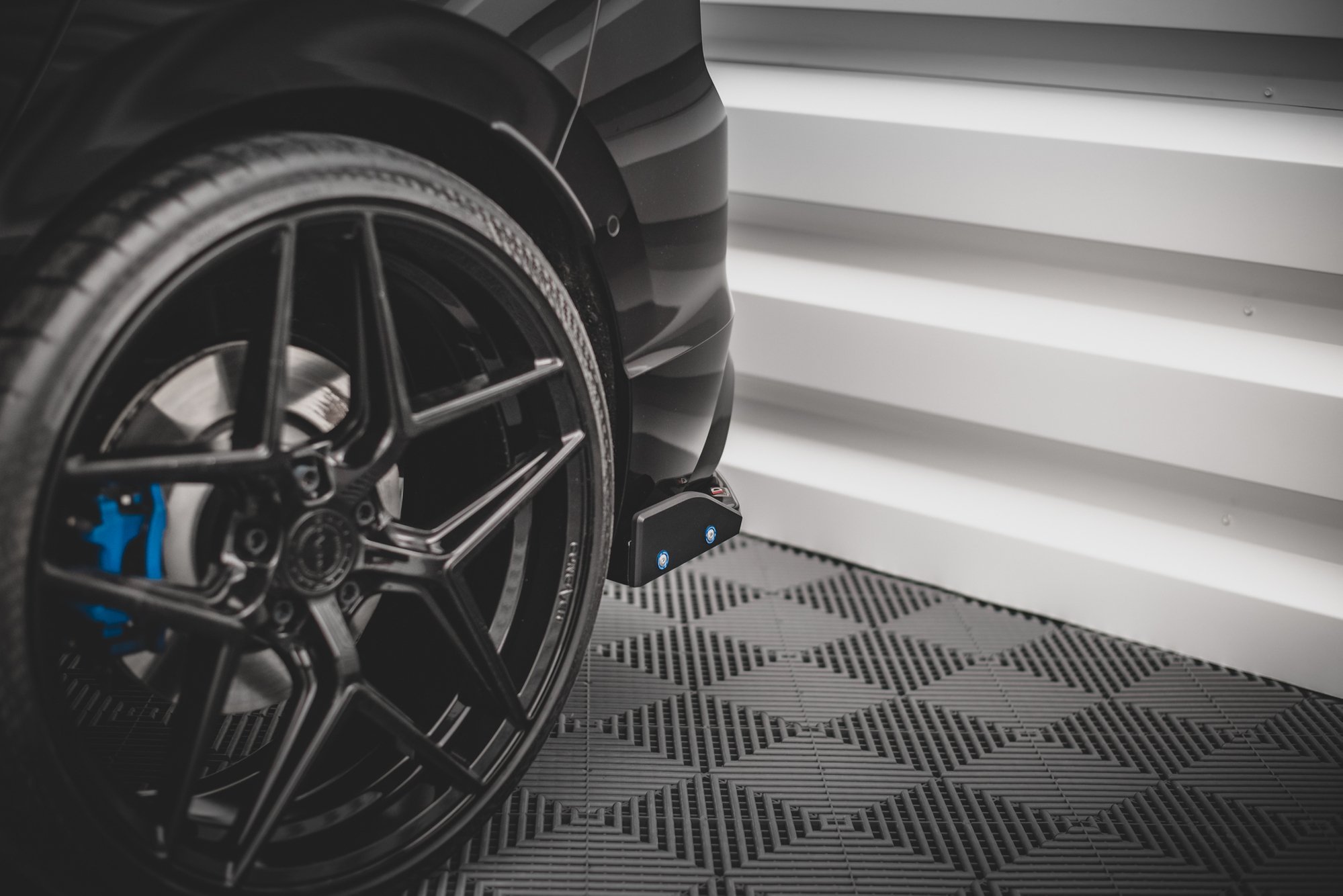 Rear Side Splitters V.2 + Flaps VW Golf R Mk8 - 4