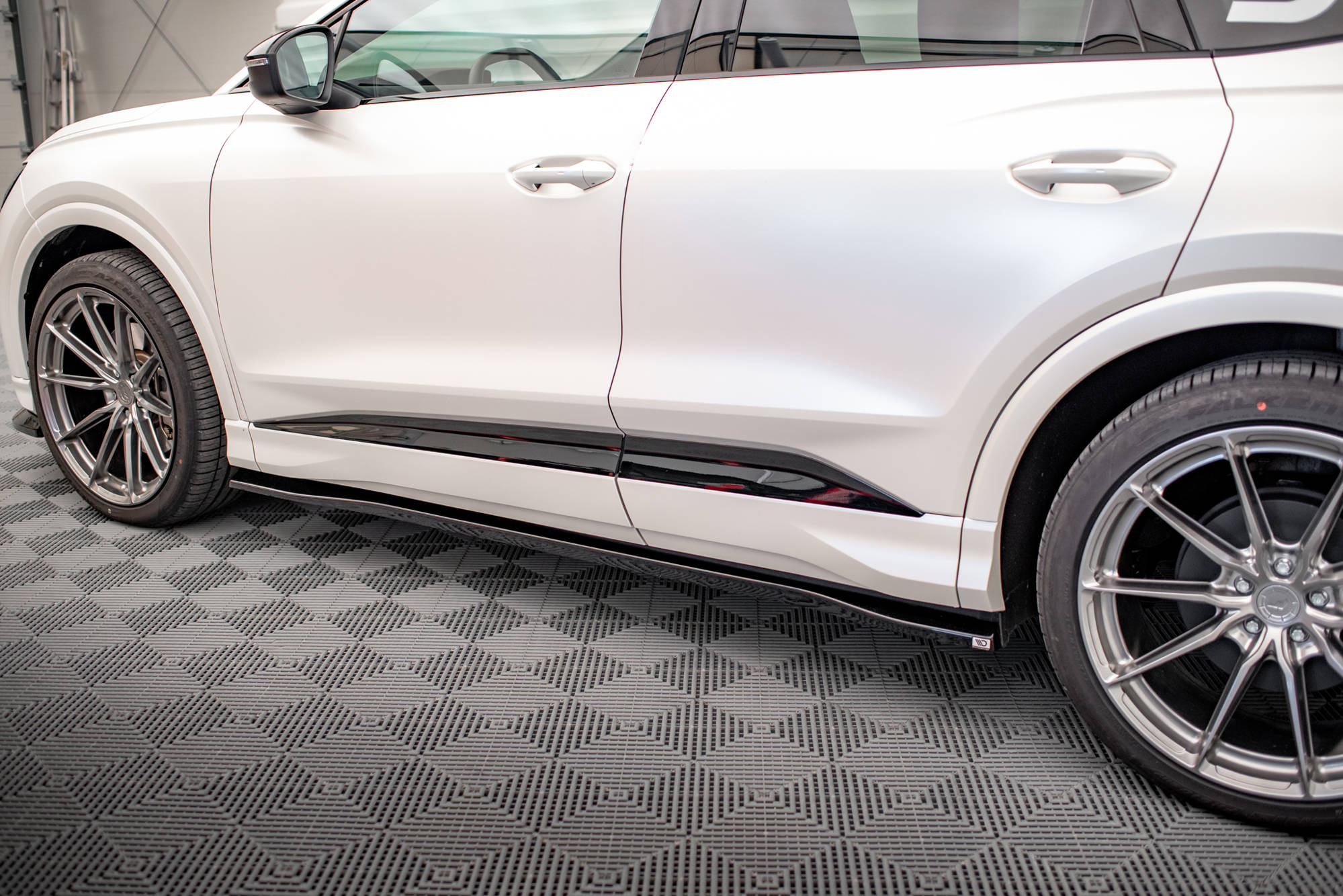 Side Skirts Diffusers Audi Q4 e-Tron Sportback Mk1 - 4