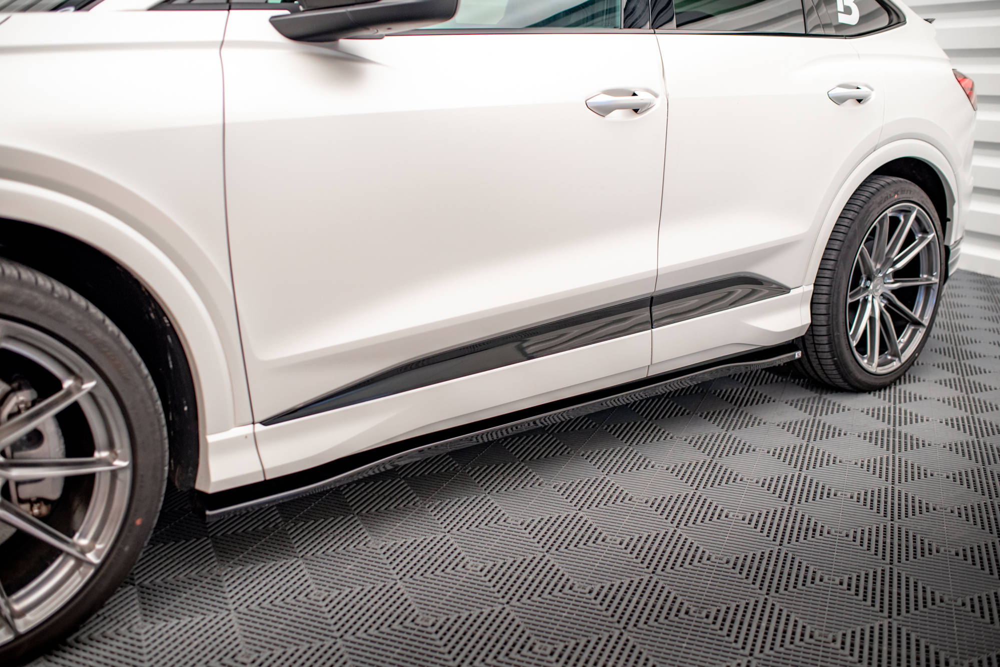 Side Skirts Diffusers Audi Q4 e-Tron Sportback Mk1 - 3