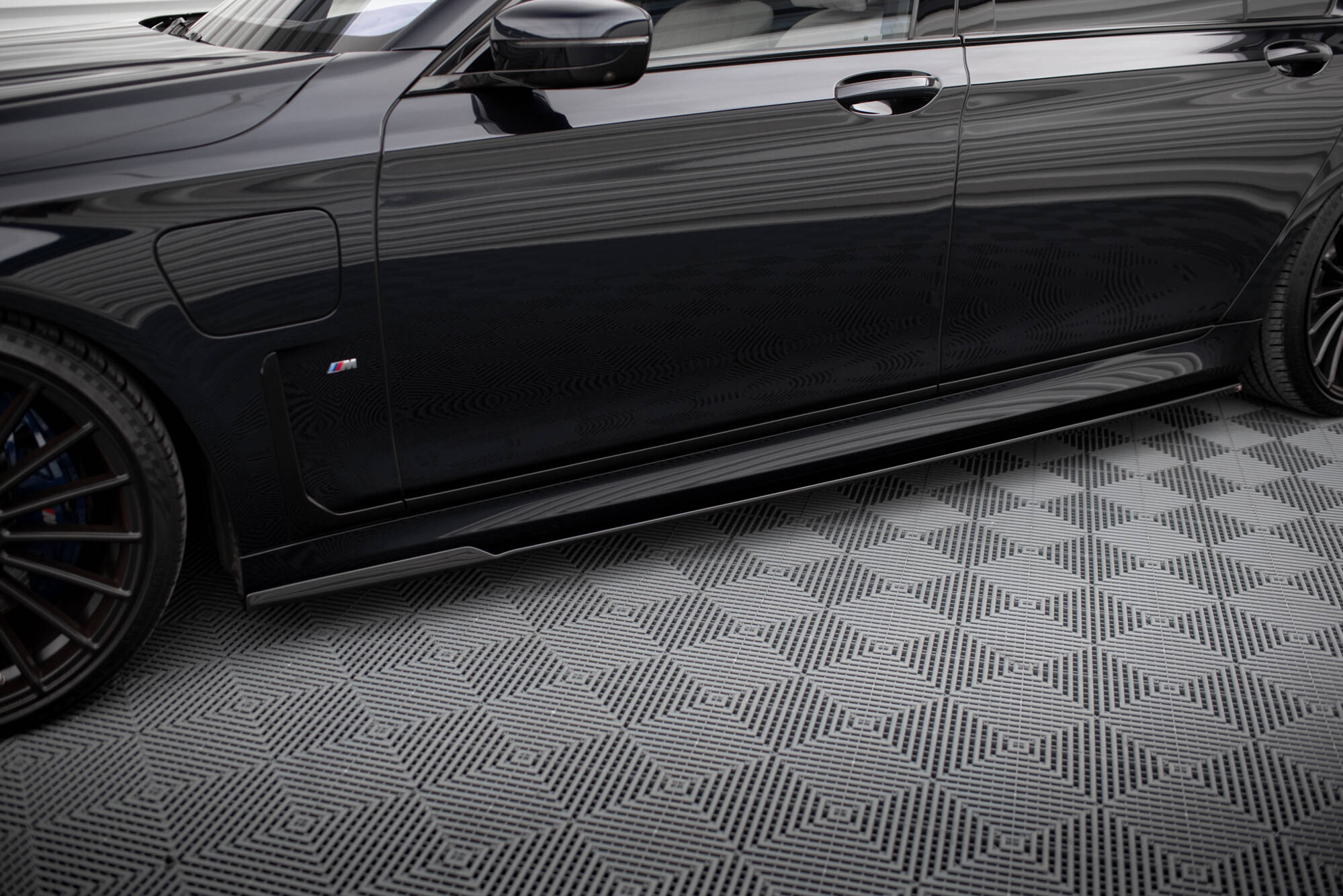 SIDE SKIRTS DIFFUSERS V.2 FOR SUITABLE FOR BMW 7 LONG M-PACK G12 – MAXTON DESIGN