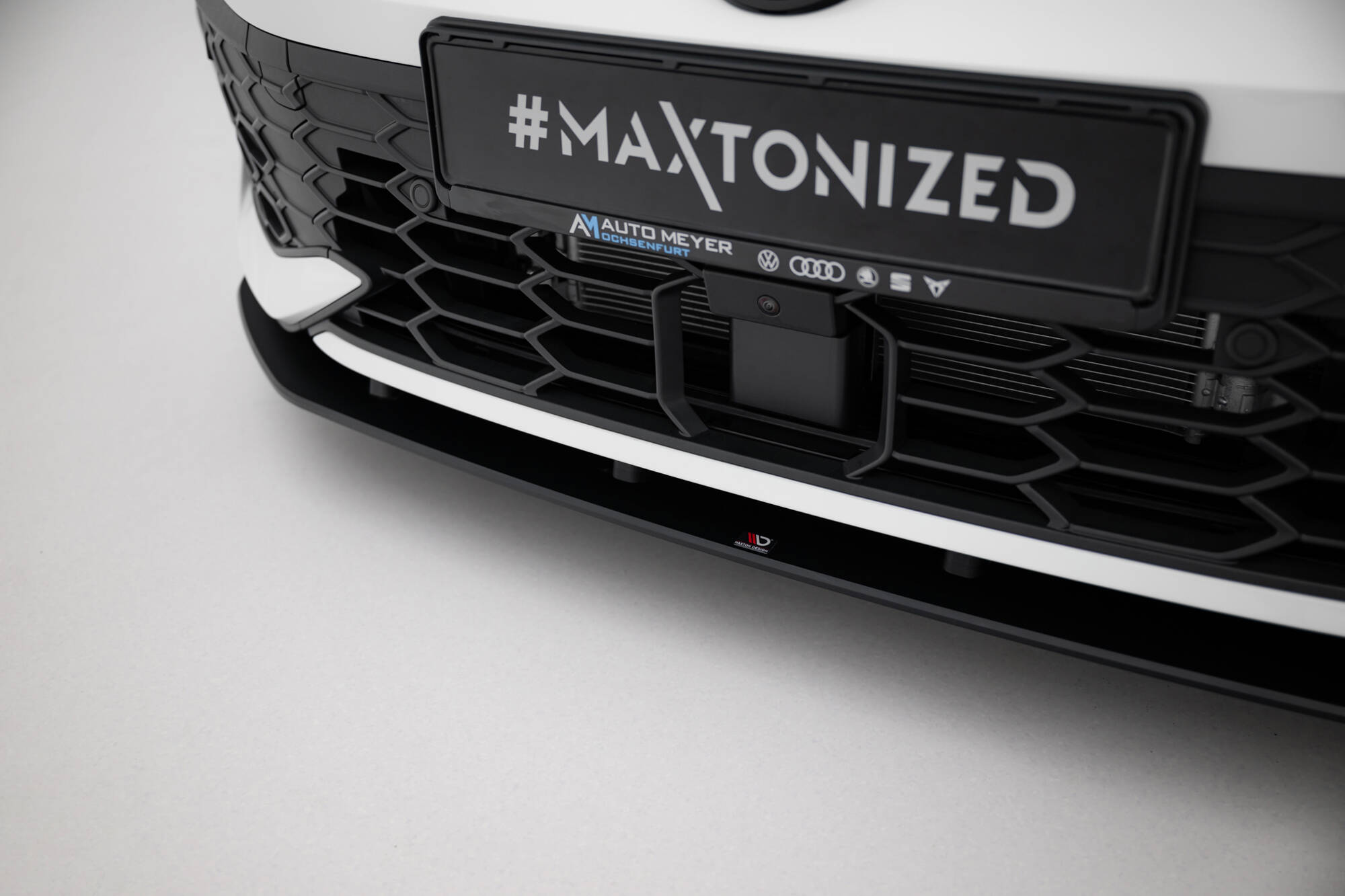STREET PRO FRONT SPLITTER SUITABLE FOR VOLKSWAGEN GOLF GTI / GTE / R-LINE MK8 FACELIFT – MAXTON DESIGN - 3