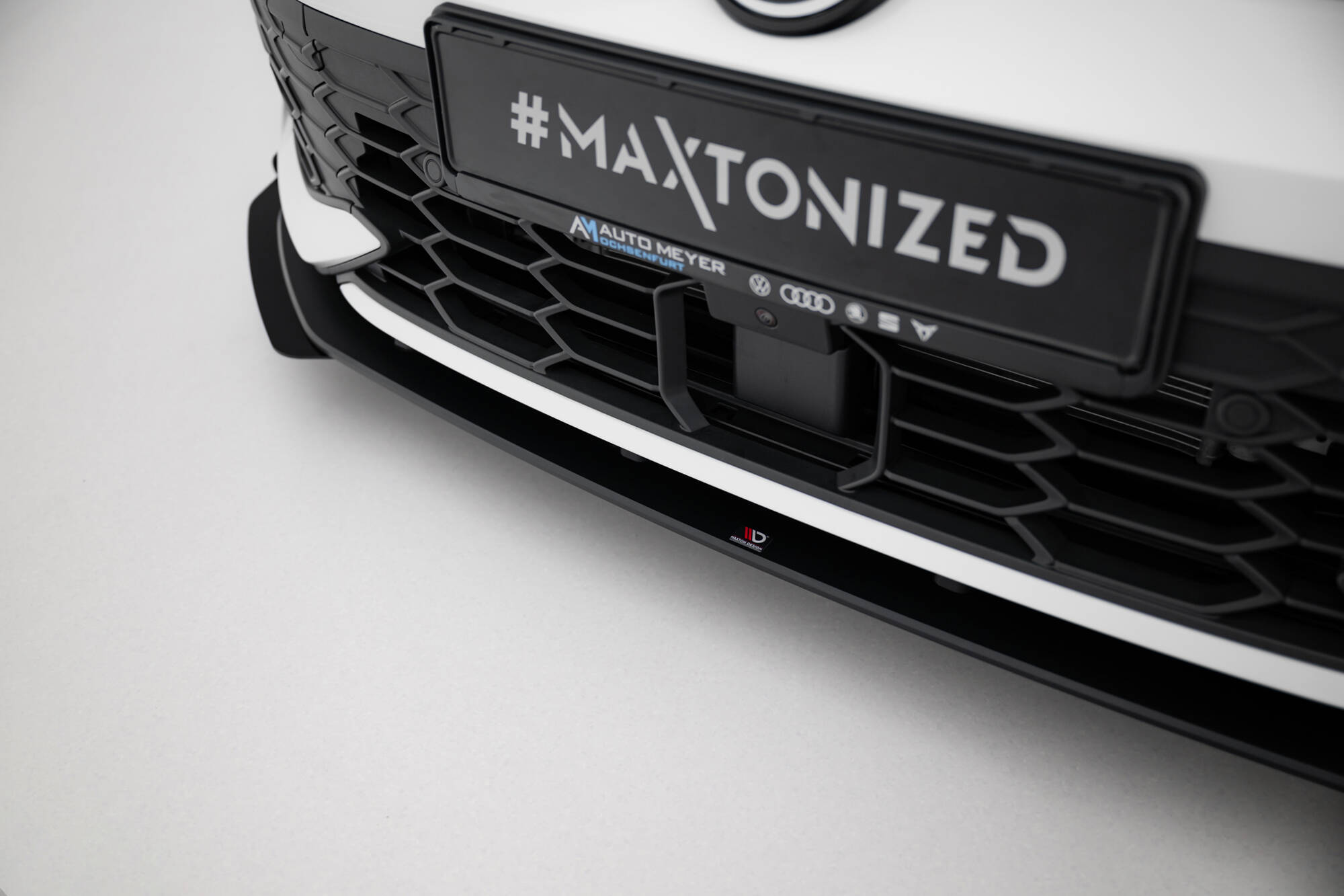 STREET PRO FRONTLÄPP + FLÄRPAR TILL VOLKSWAGEN GOLF GTI / GTE / R-LINE MK8 FACELIFT – MAXTON DESIGN - 3
