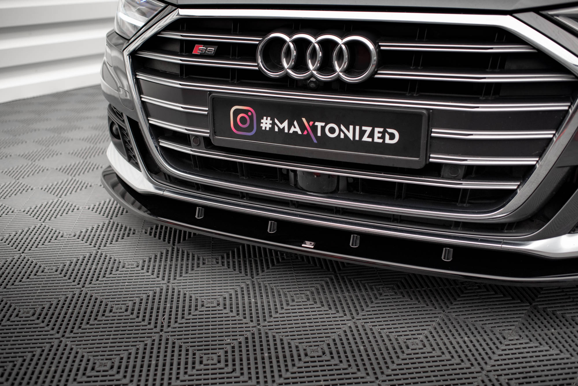 Front Splitter V.2 Audi S8 / A8 S-Line D5 - 3