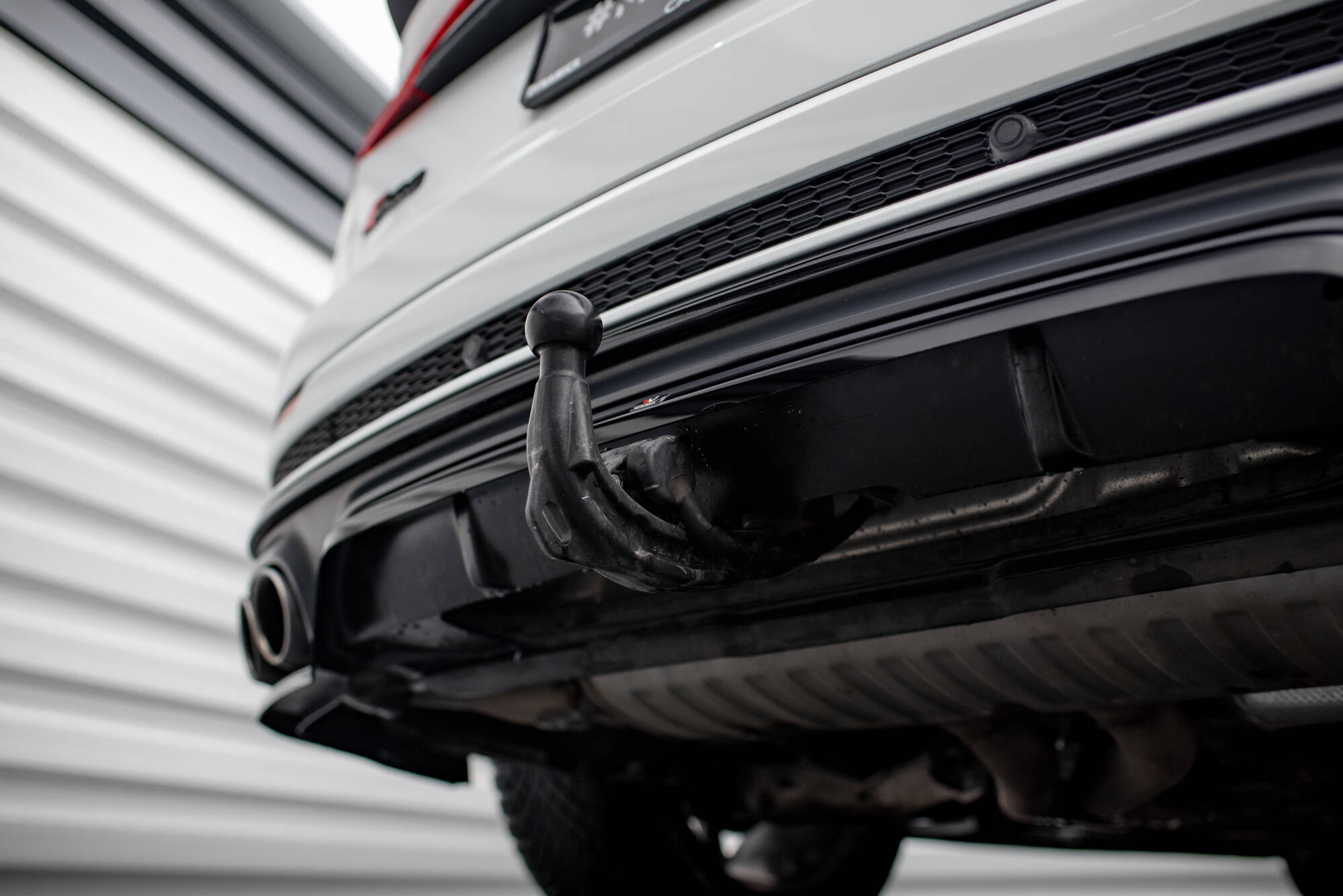Central Rear Splitter (Vertical Bars) V.2 Audi SQ8 Mk1 - 8
