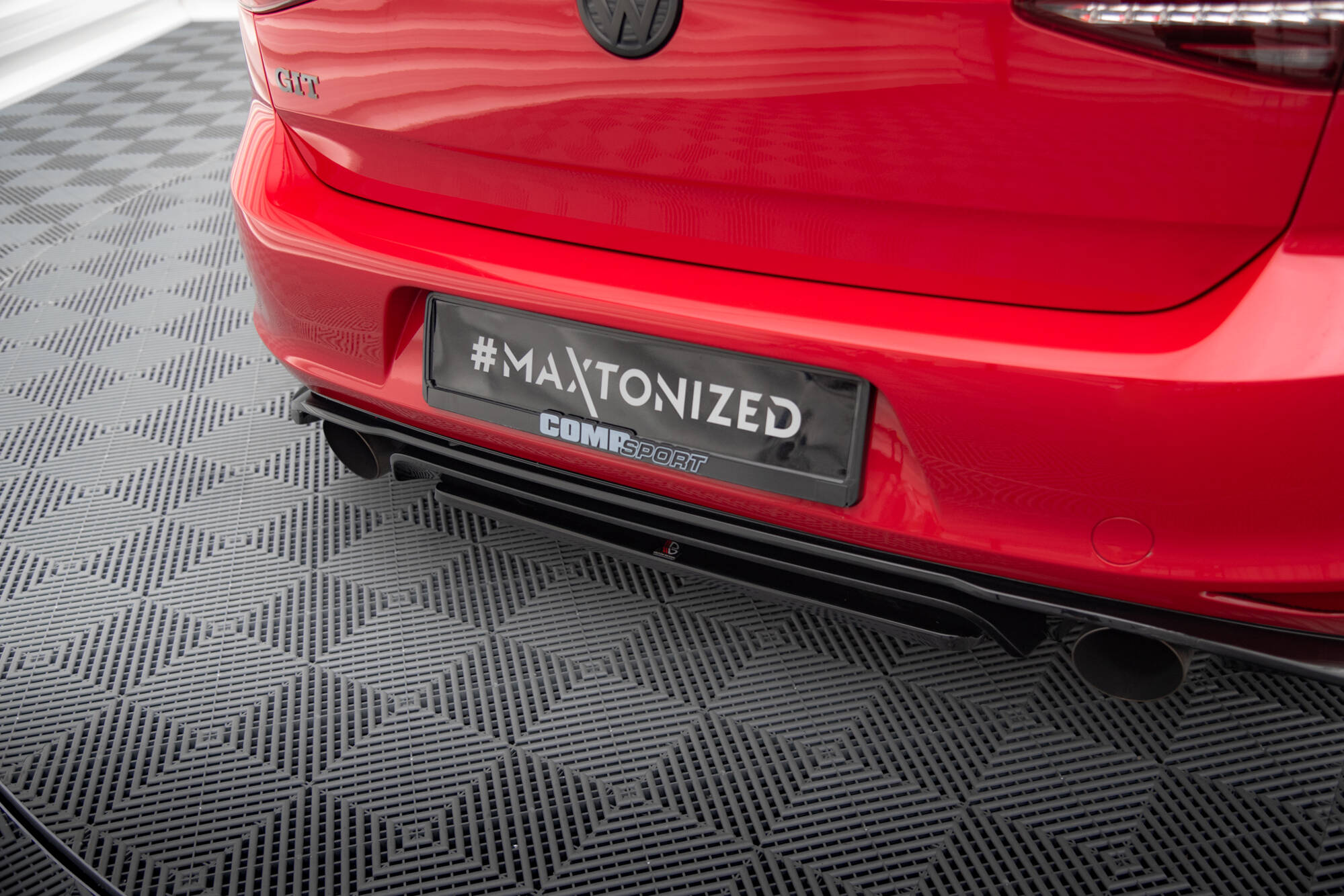 Central Rear Splitter VW Golf GTI Mk7 Clubsport - 2