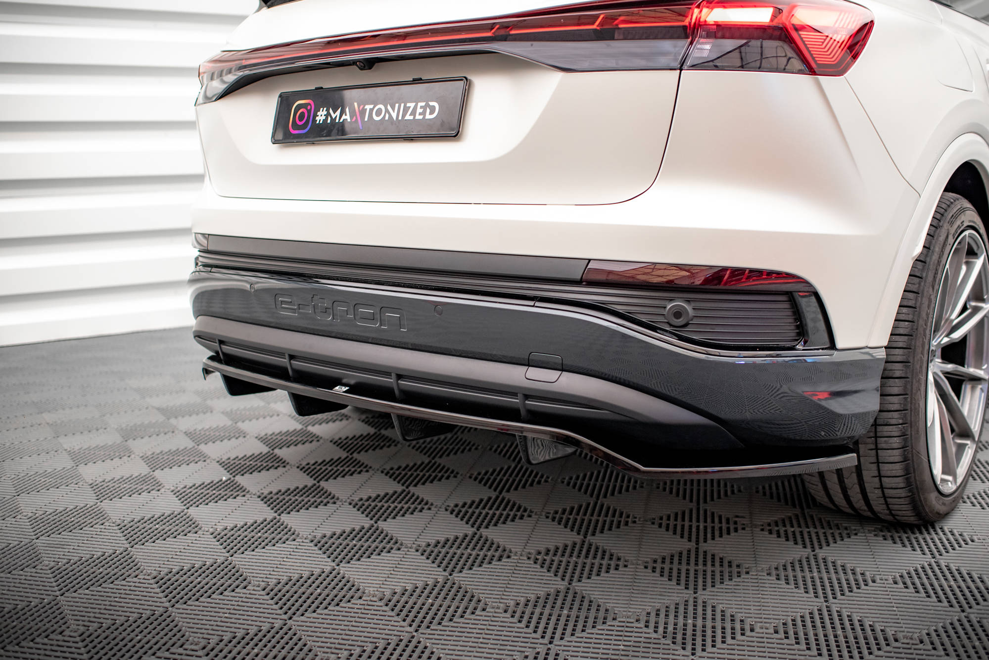 Central Rear Splitter (Vertical Bars) Audi Q4 e-Tron Sportback Mk1 - 5
