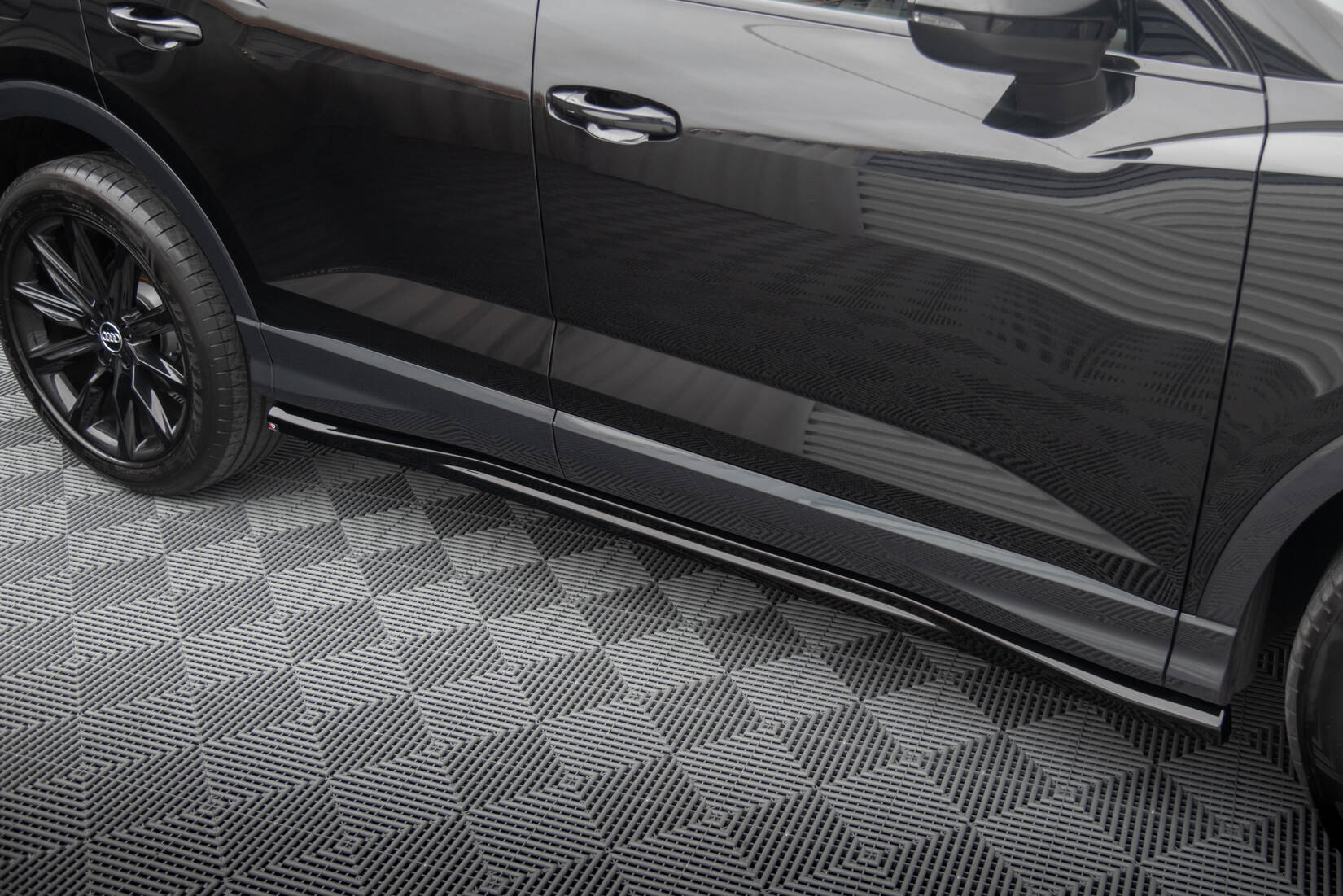 Side Skirts Diffusers Audi Q3 Sportback F3 - 5