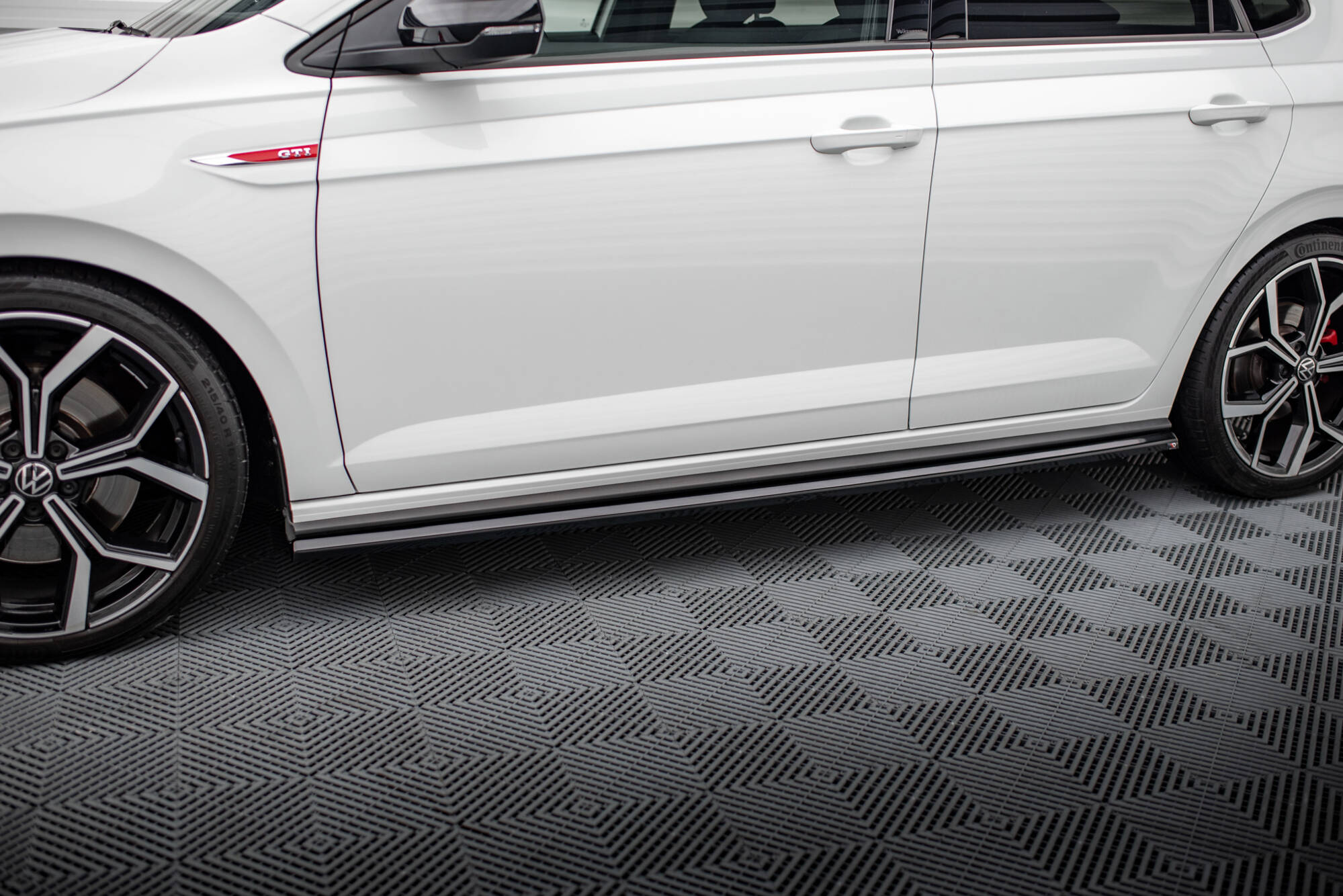 Side Skirts Diffusers Volkswagen Polo GTI Mk6 Facelift - 3