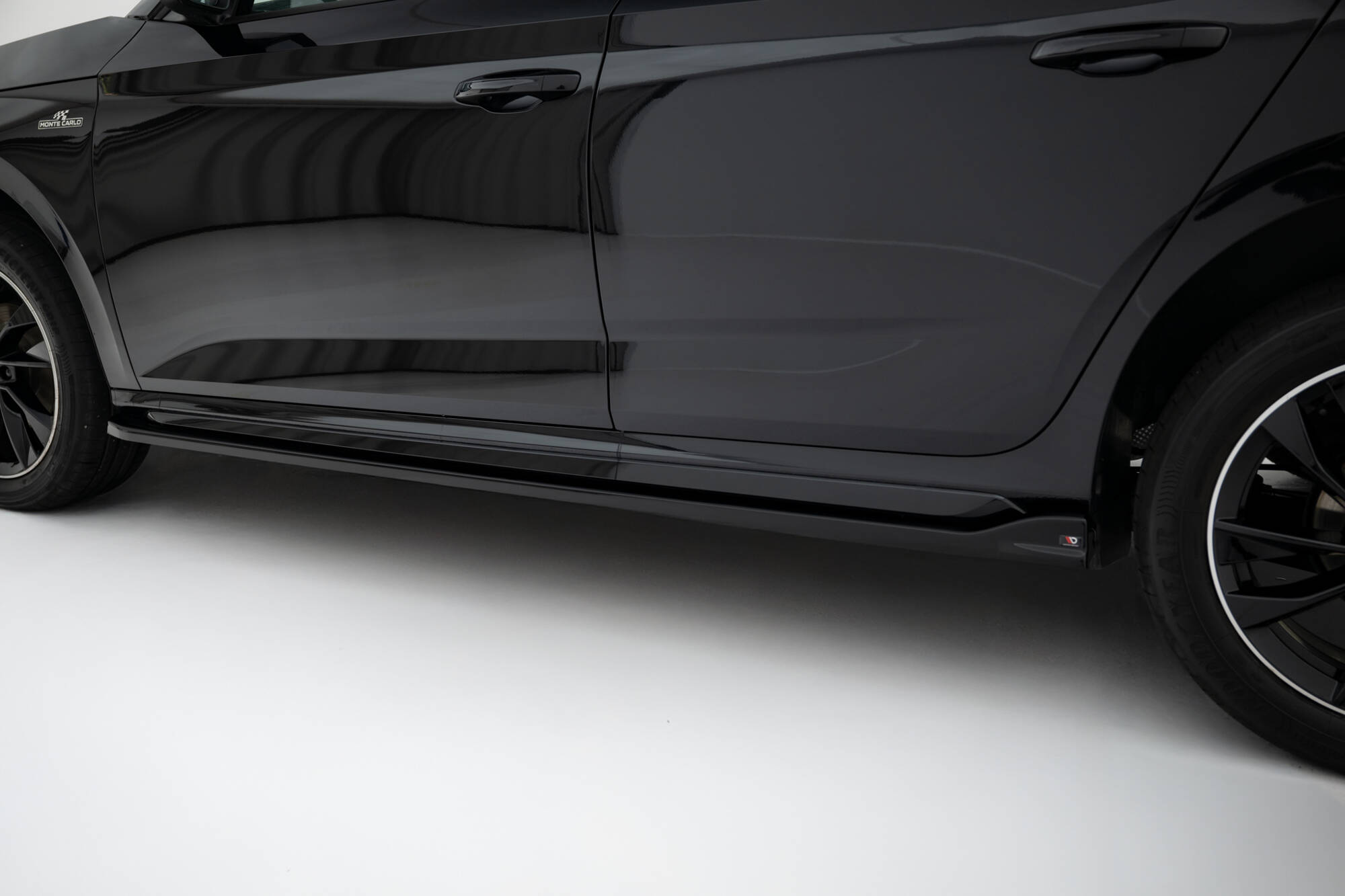 SIDE SKIRTS DIFFUSERS SUITABLE FOR SKODA KAMIQ MONTE CARLO MK1 FACELIFT – MAXTON DESIGN - 3