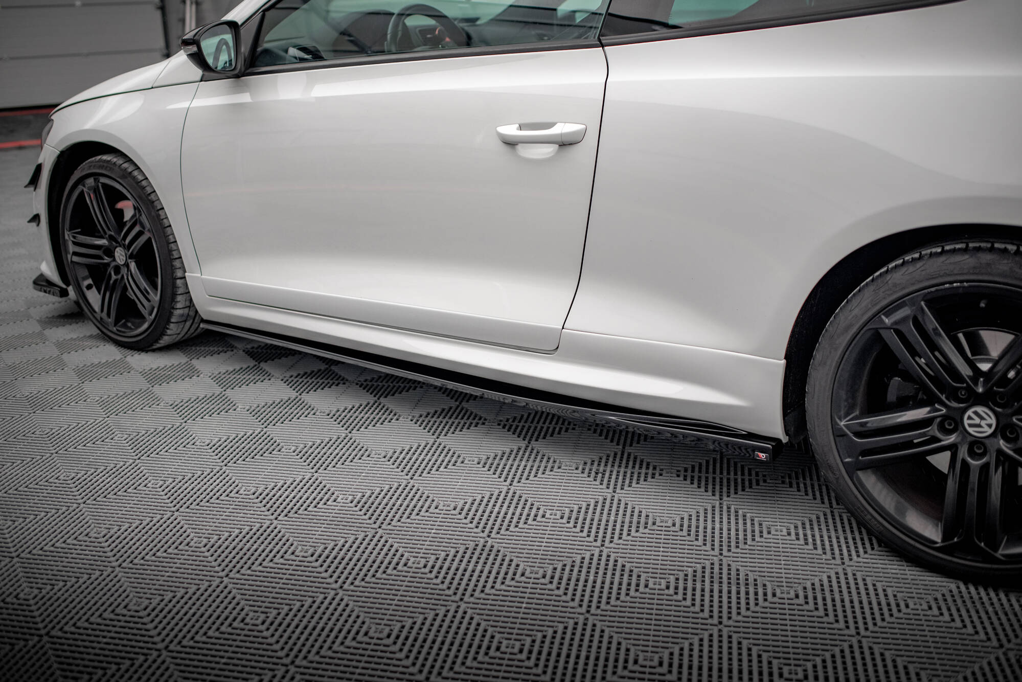 Side Skirts Diffusers V.2 Volkswagen Scirocco R Mk3 - 4