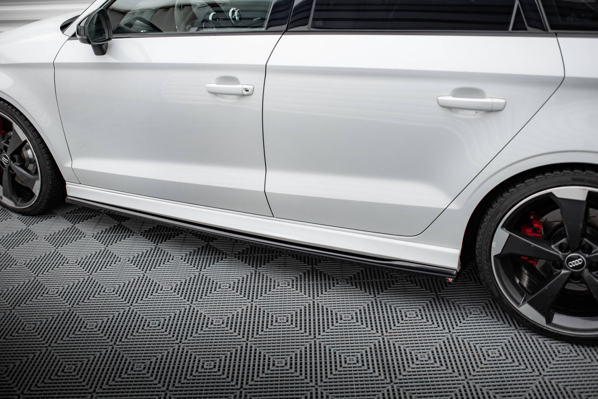 Side Skirts Diffusers V.2 Audi RS3 Sedan 8V Facelift - 4